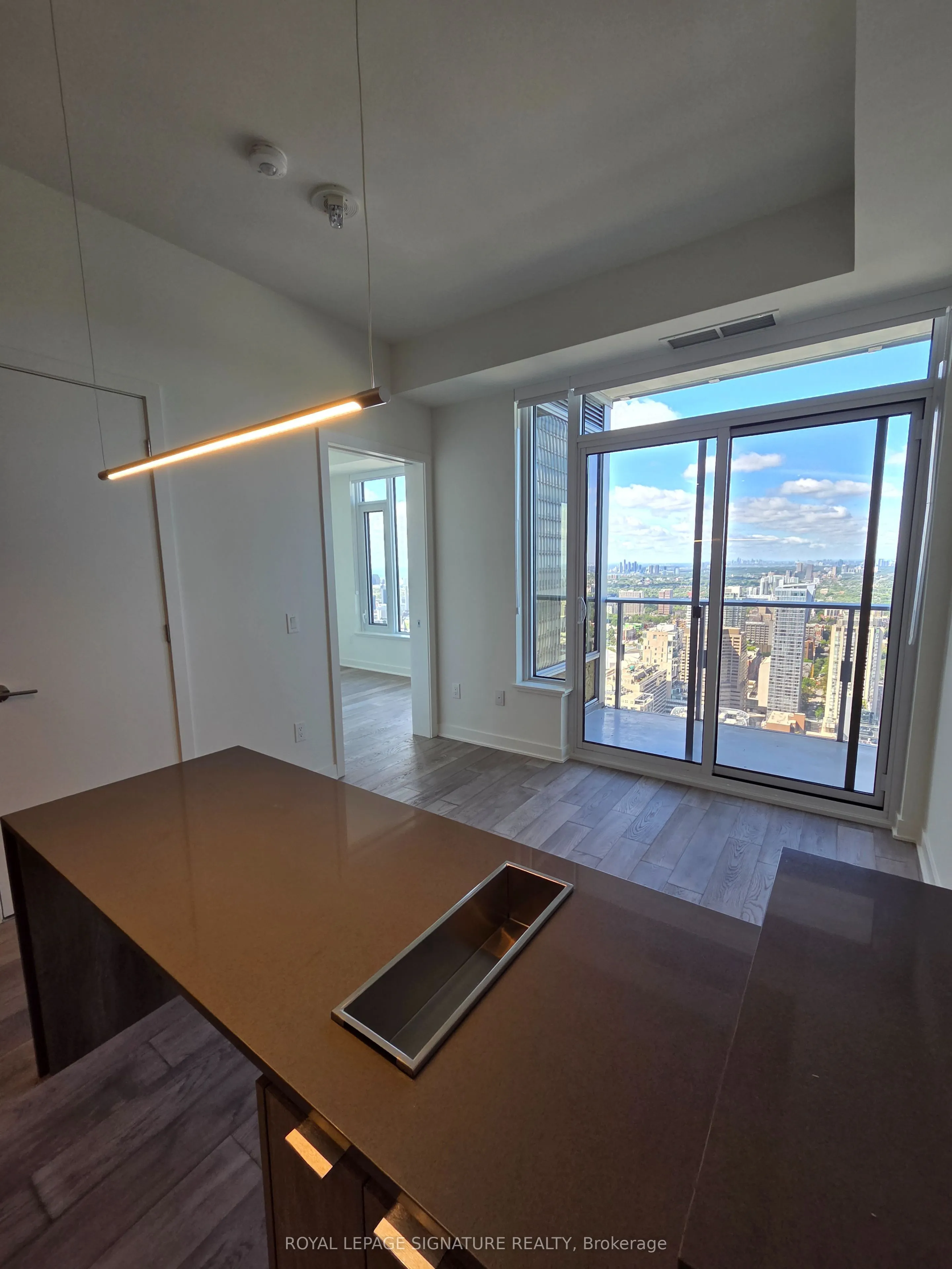 11 Yorkville Avenue, #4310