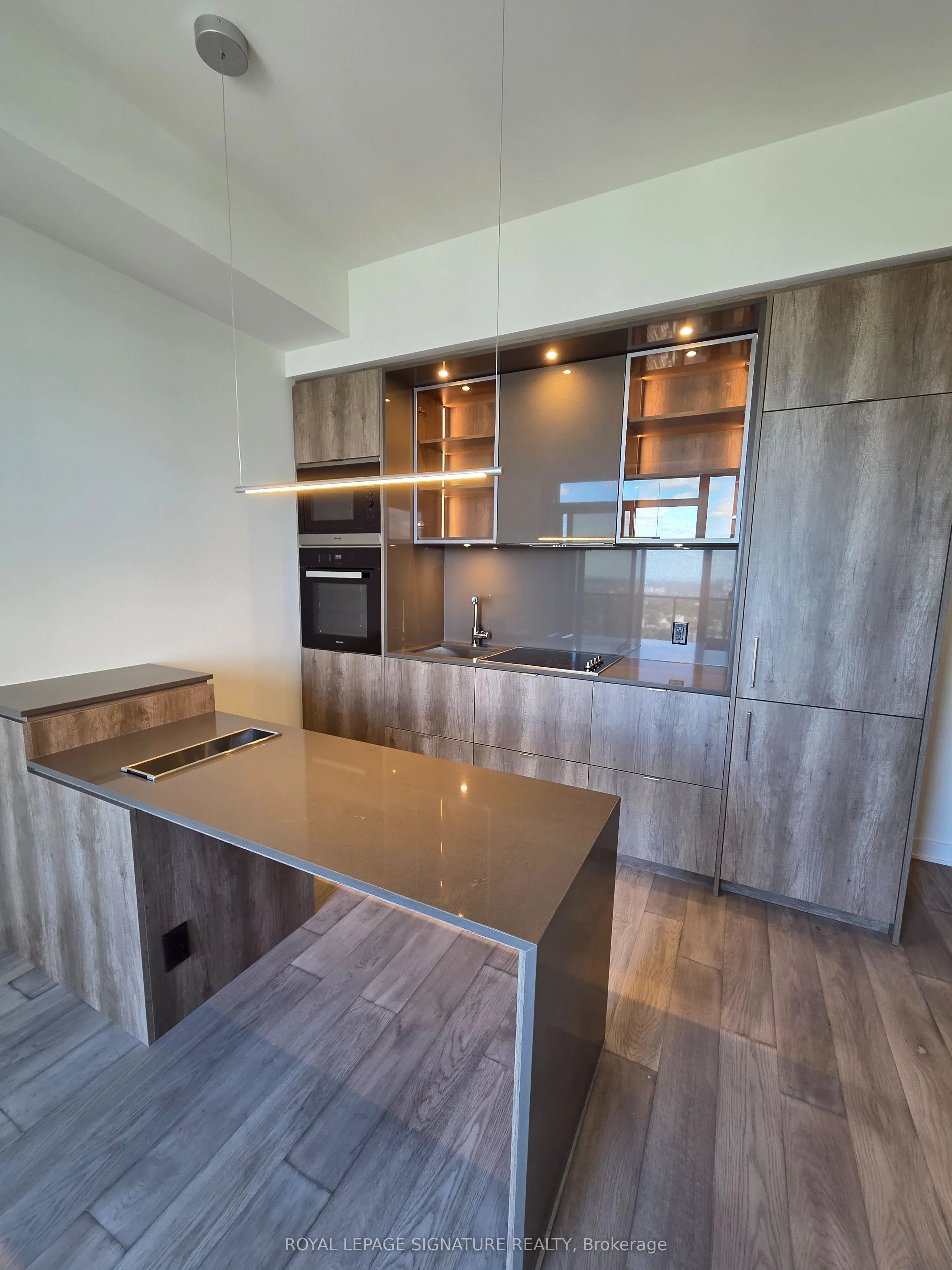 11 Yorkville Avenue, #4310