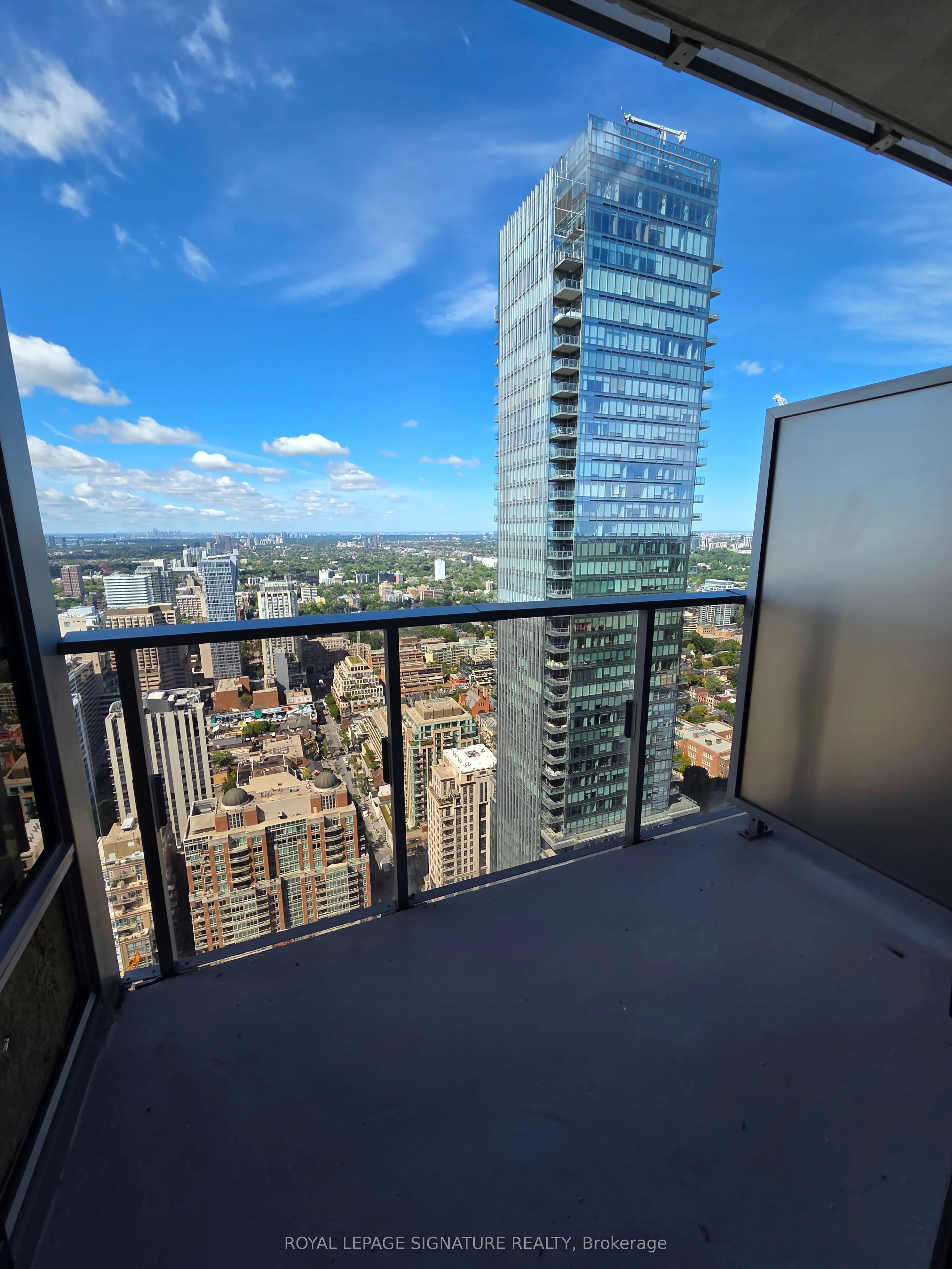 11 Yorkville Avenue, #4310