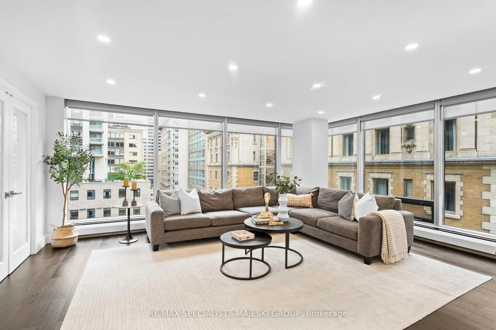 30 Wellington Street E, #1005