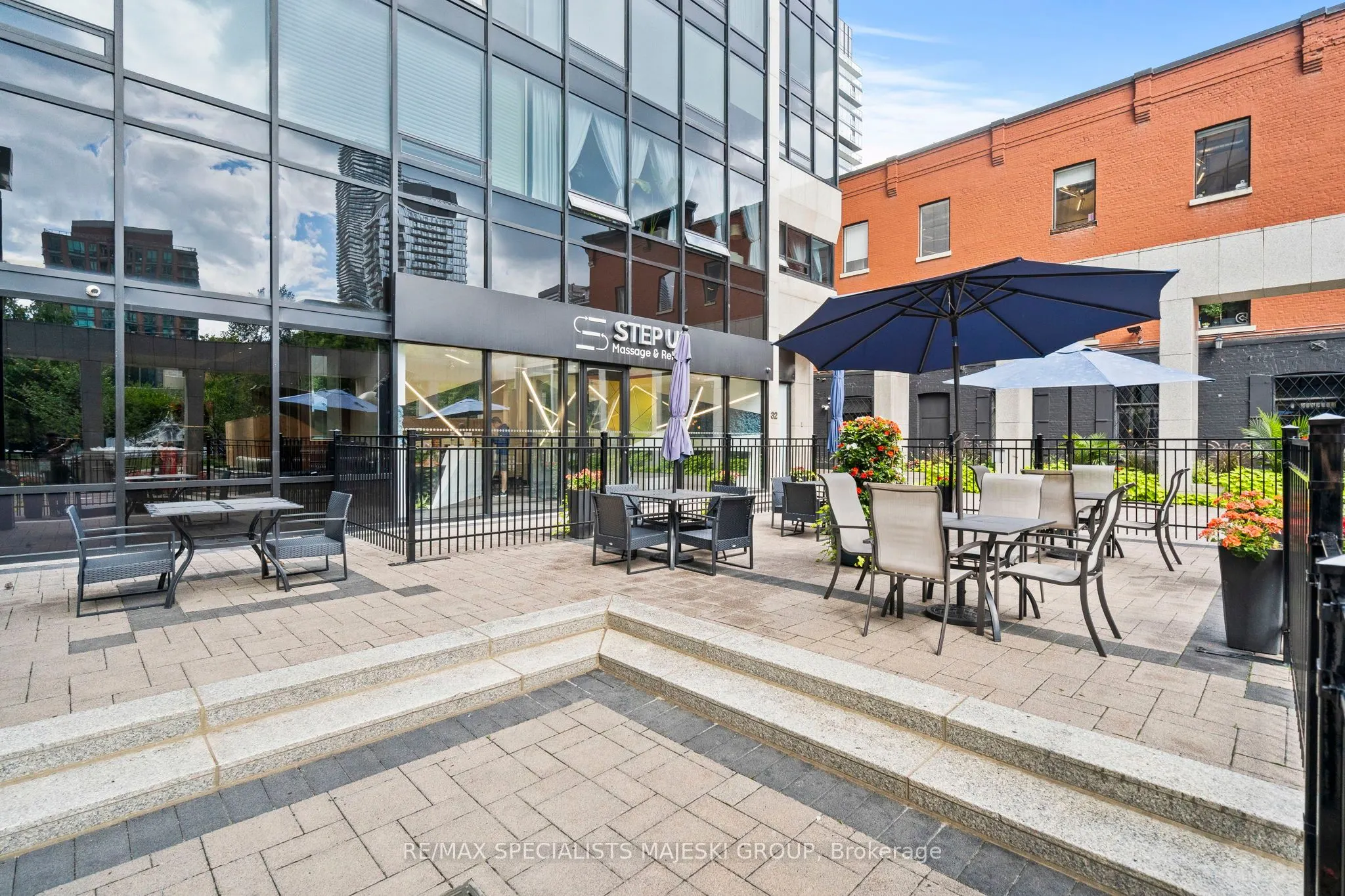 30 Wellington Street E, #1005