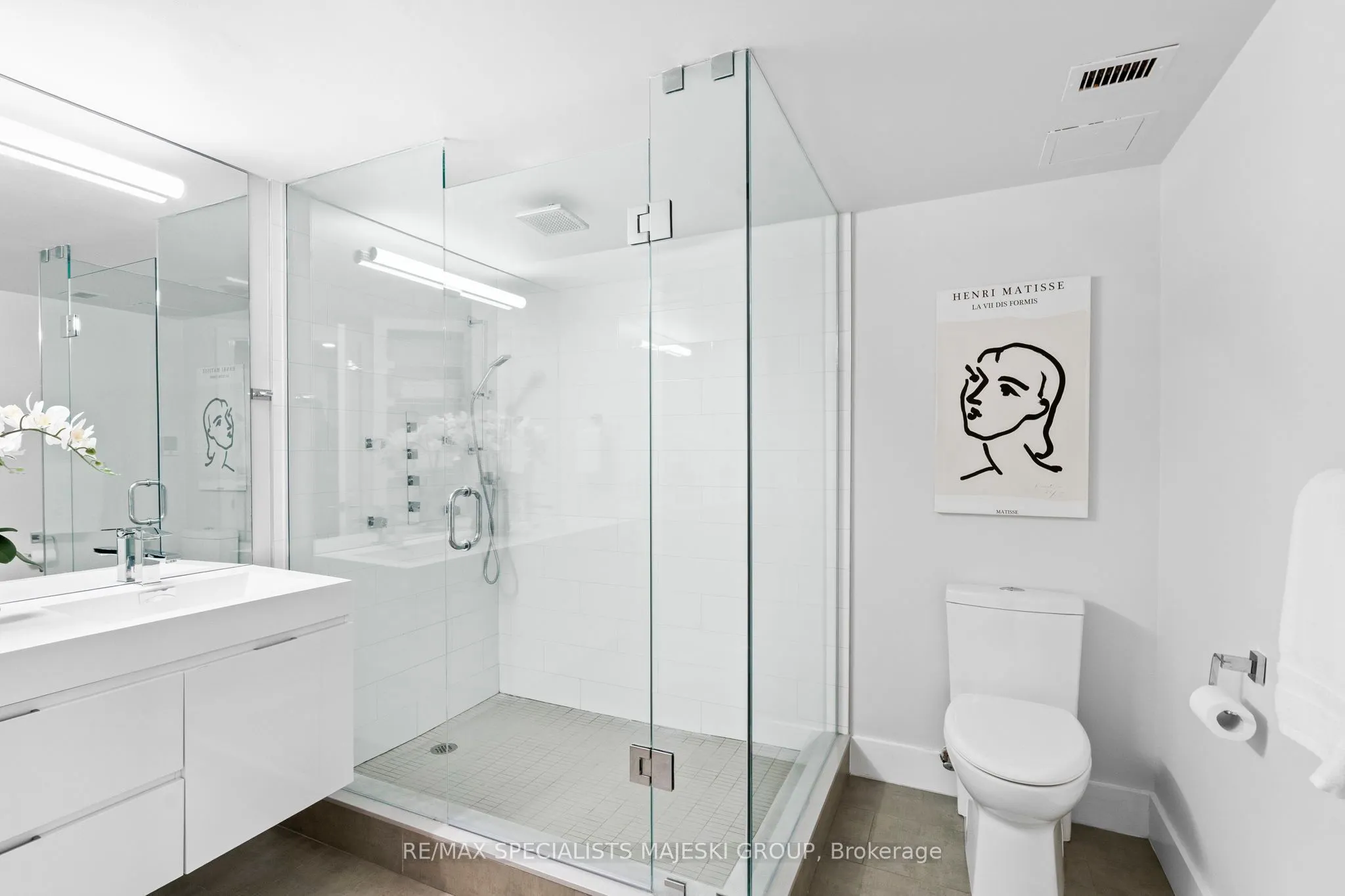 30 Wellington Street E, #1005