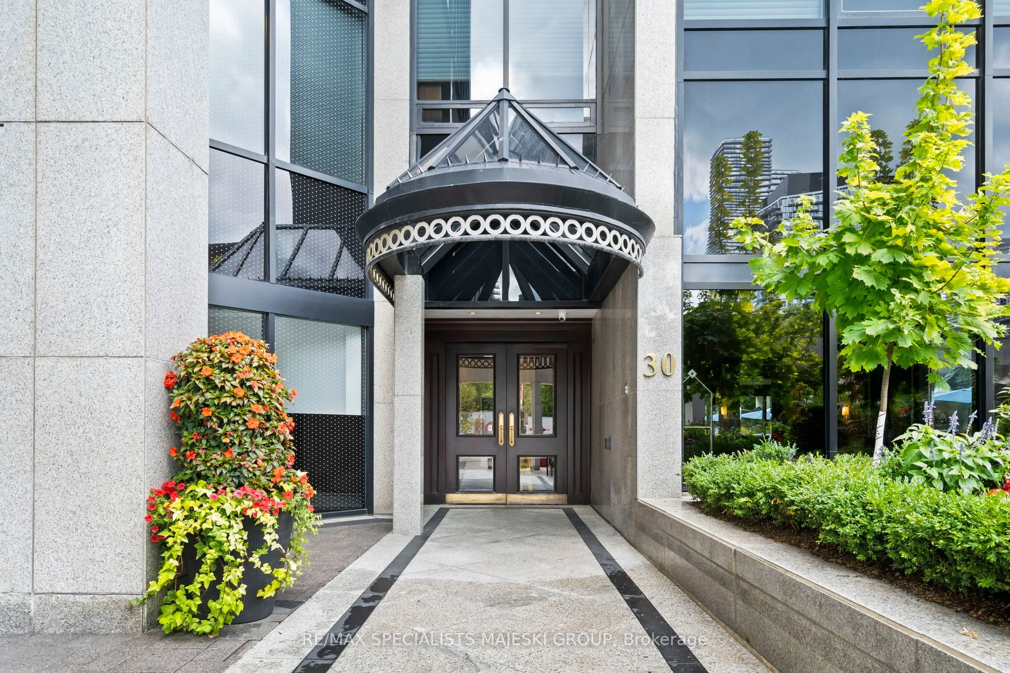 30 Wellington Street E, #1005