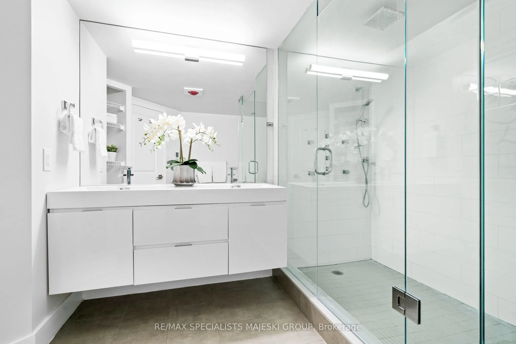 30 Wellington Street E, #1005