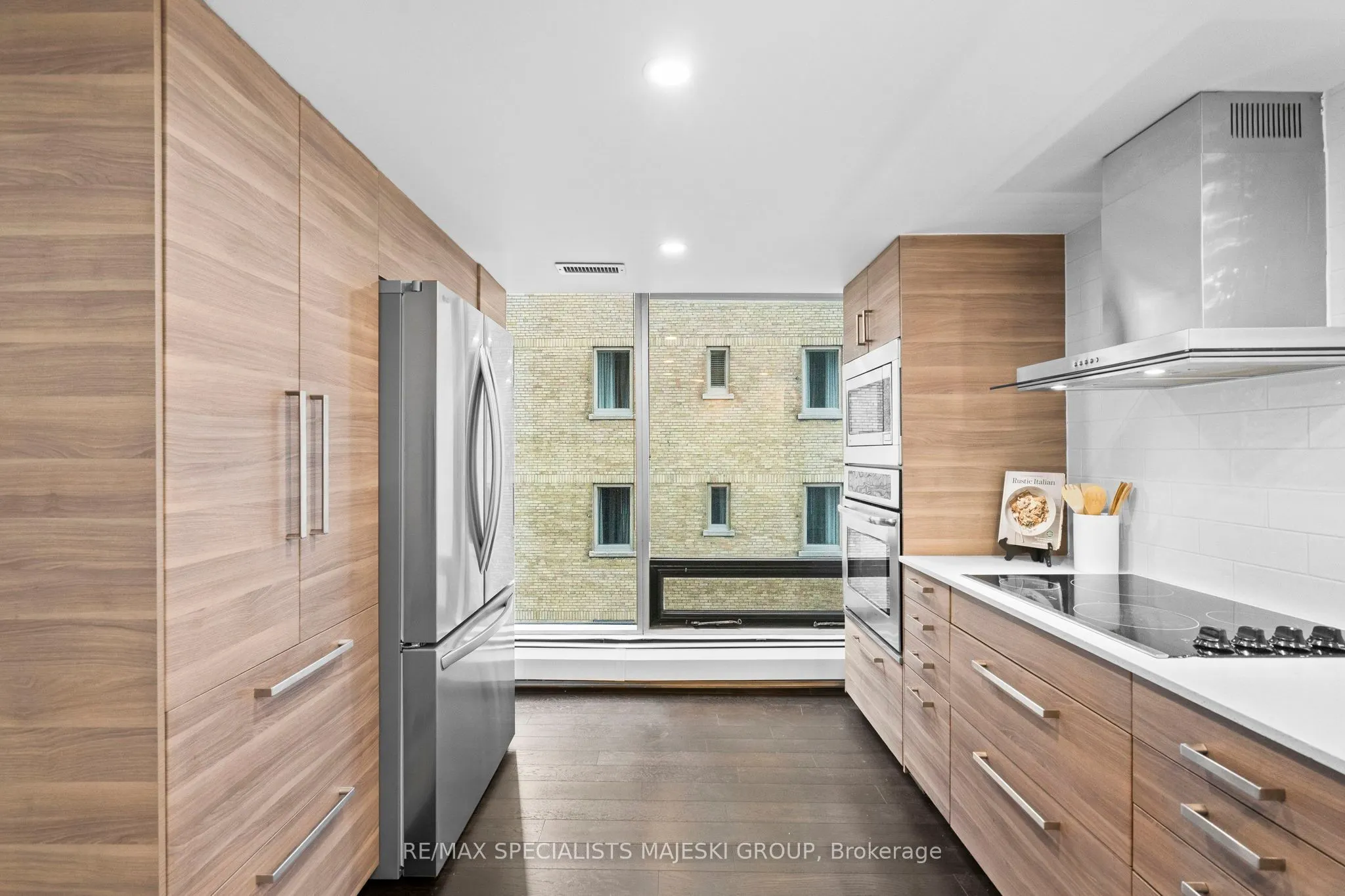 30 Wellington Street E, #1005