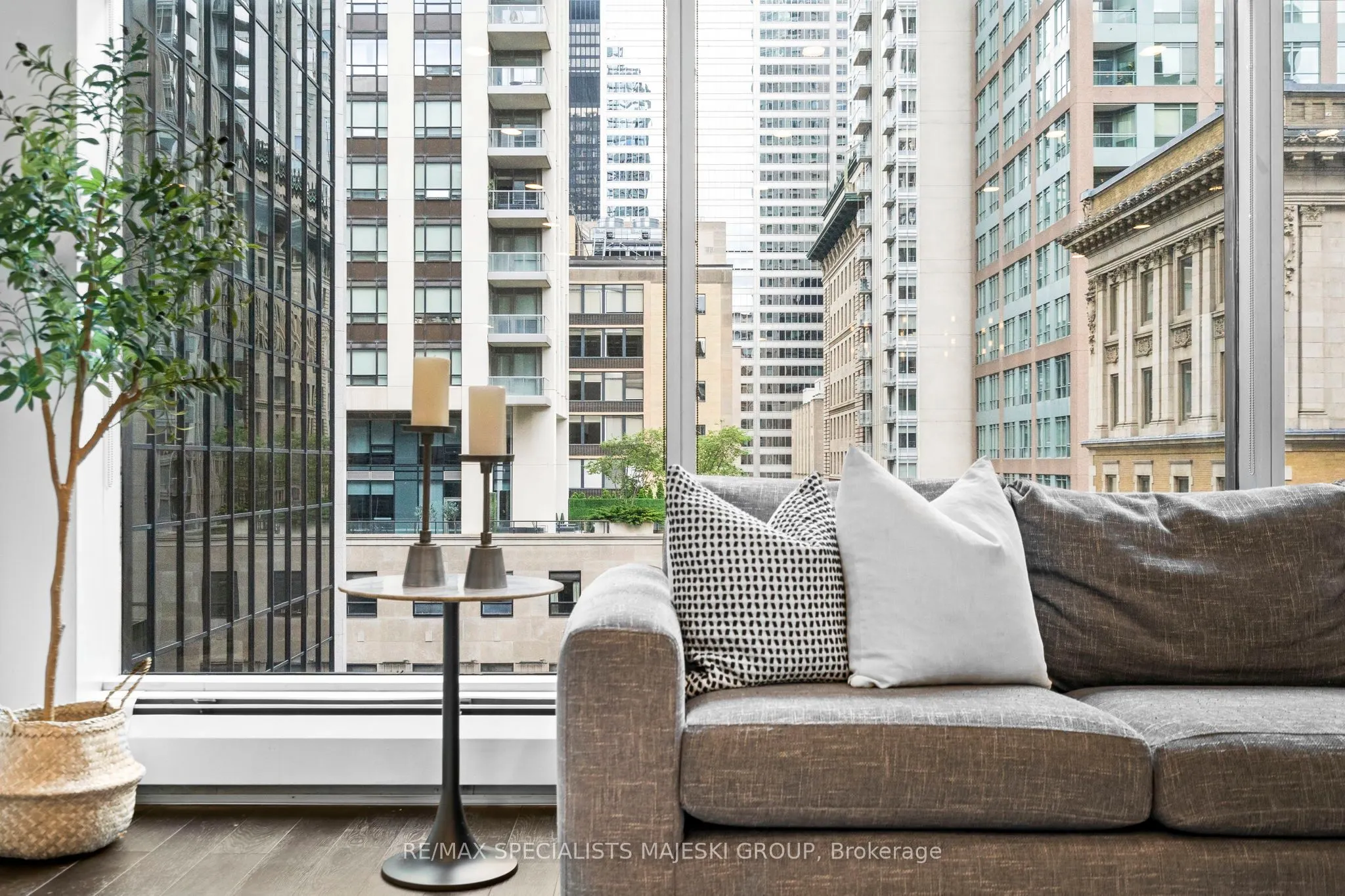 30 Wellington Street E, #1005