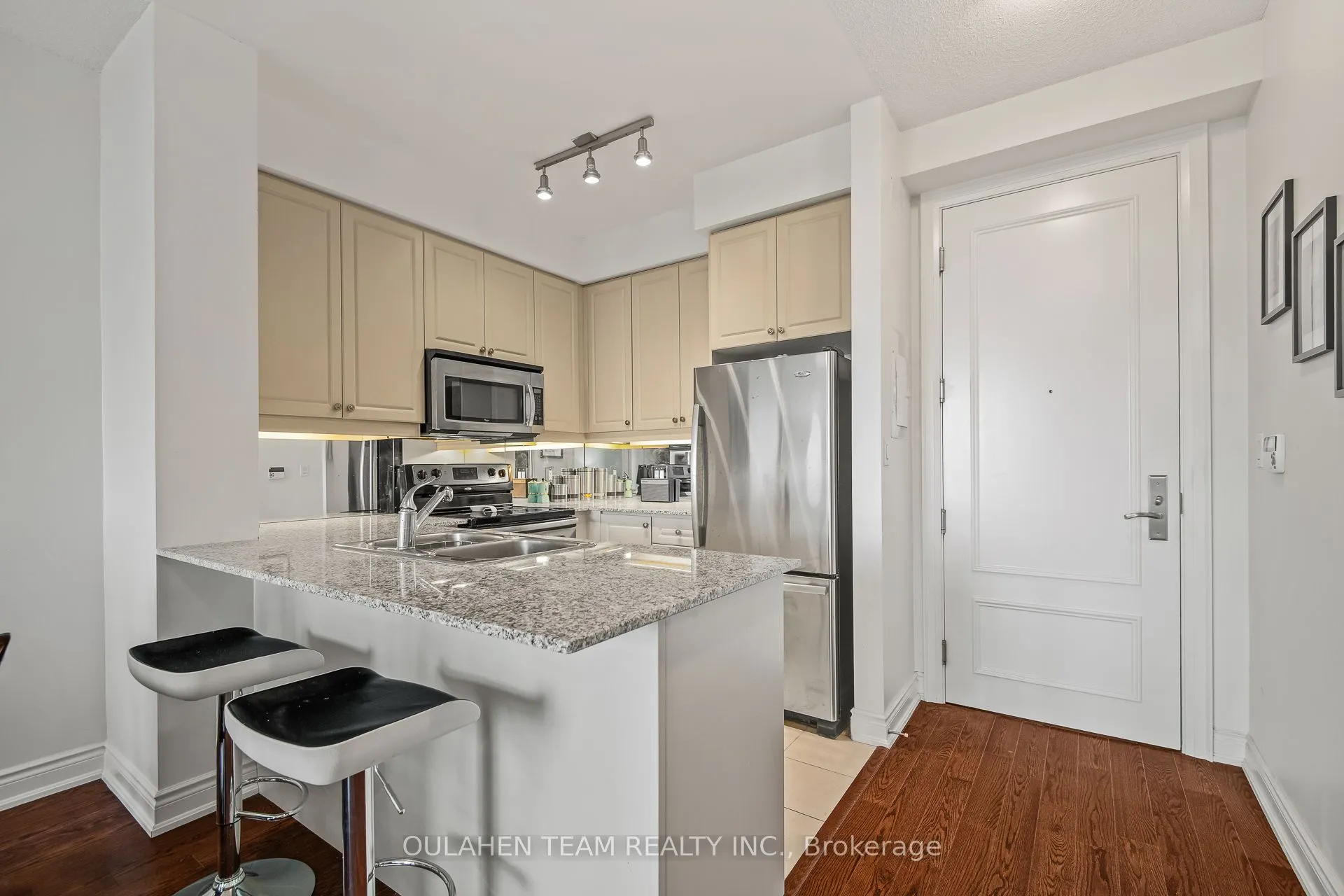20 Bloorview Place, #717
