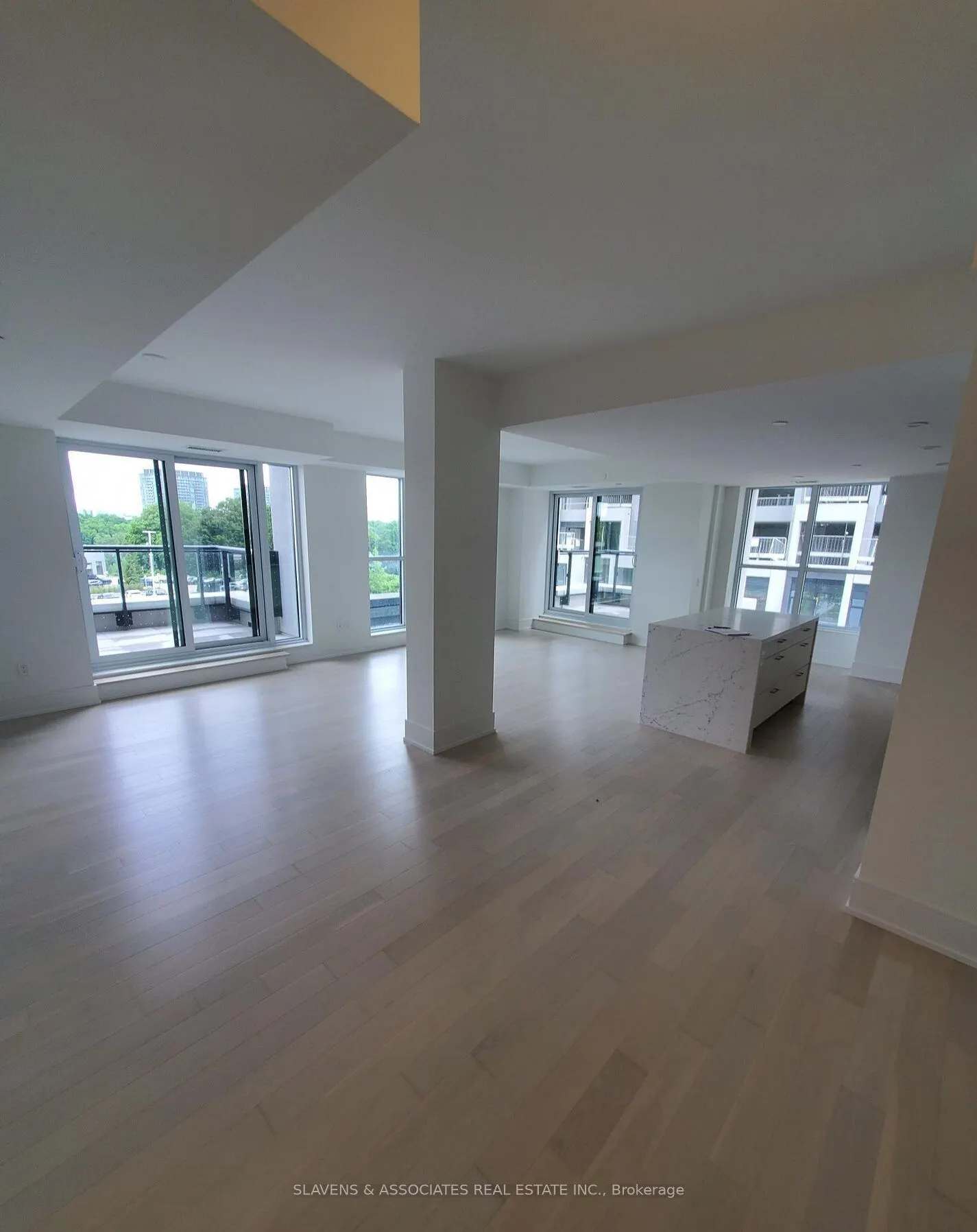 20 Inn On The Park Drive, #339