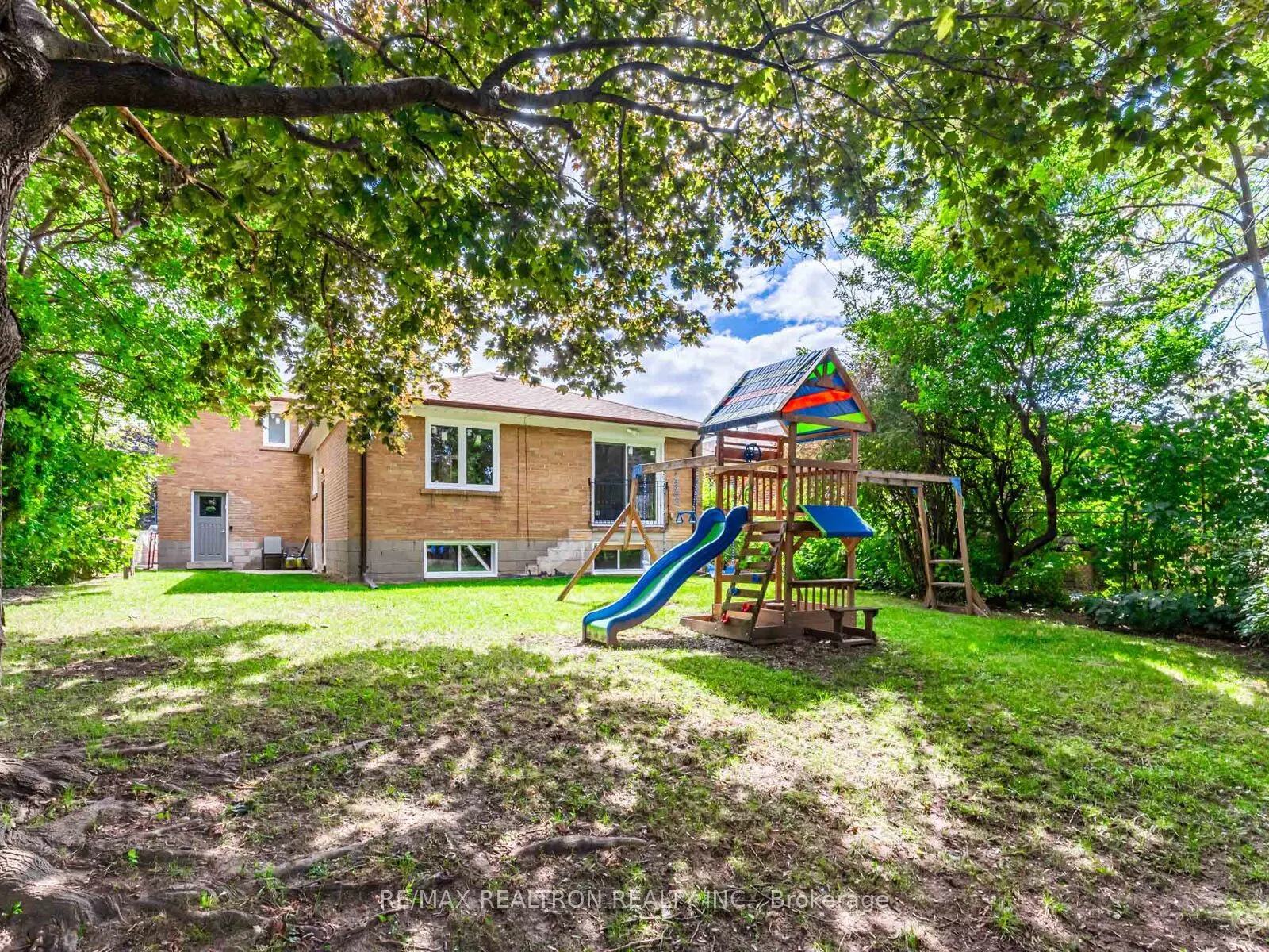 4 Chater Court