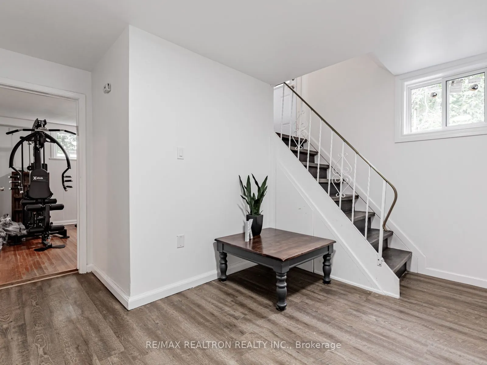 4 Chater Court