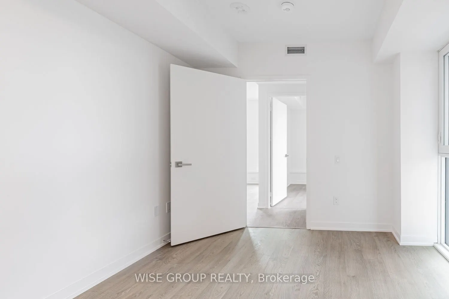 500 Wilson Avenue, #906