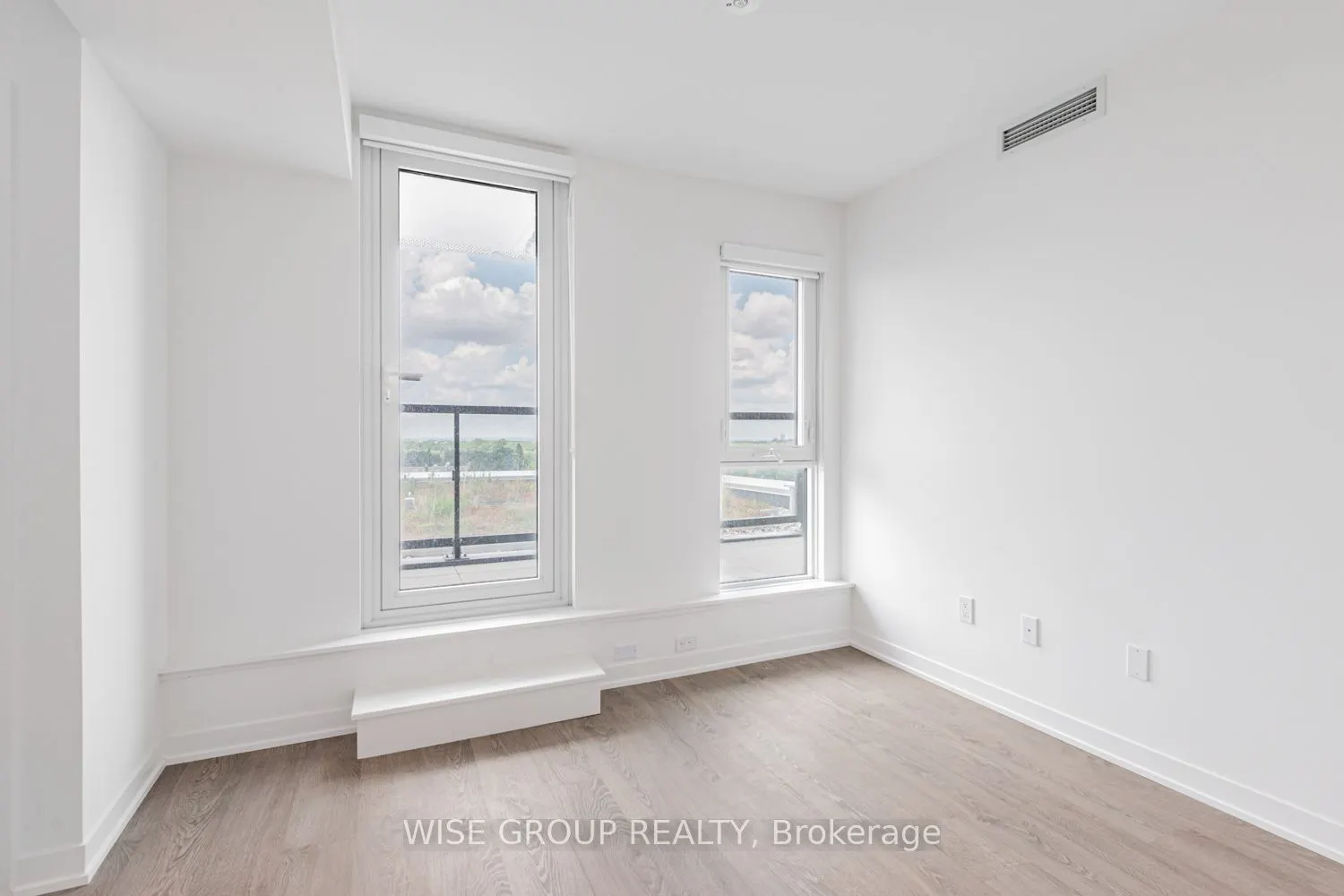 500 Wilson Avenue, #906