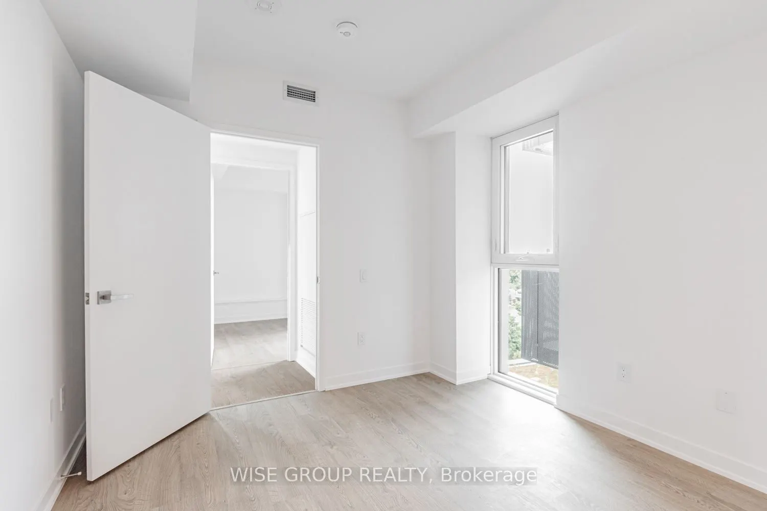 500 Wilson Avenue, #906