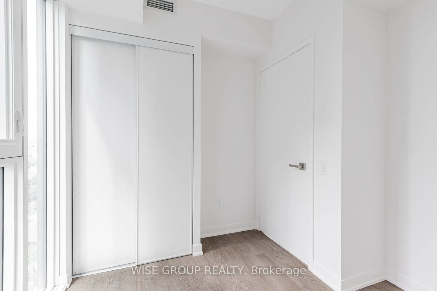 500 Wilson Avenue, #906