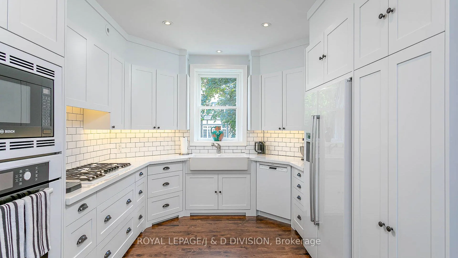 42 Lytton Boulevard