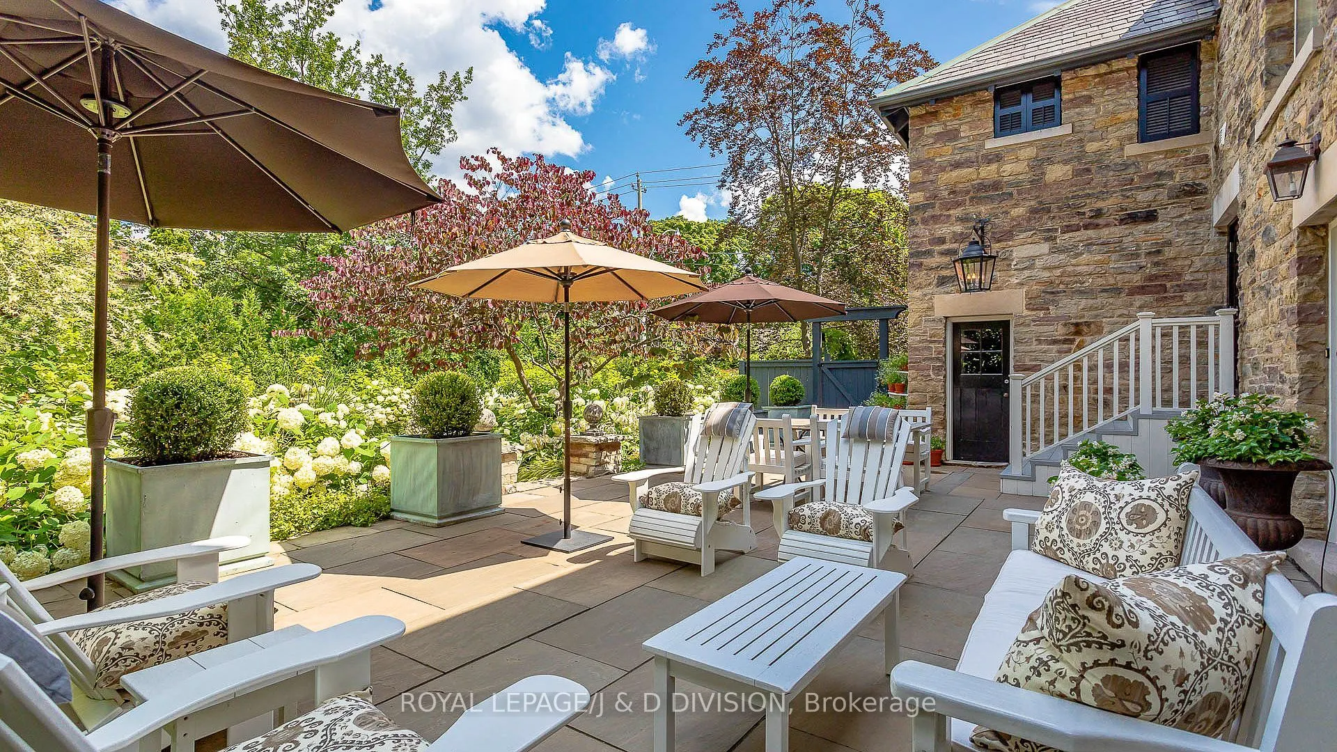 42 Lytton Boulevard