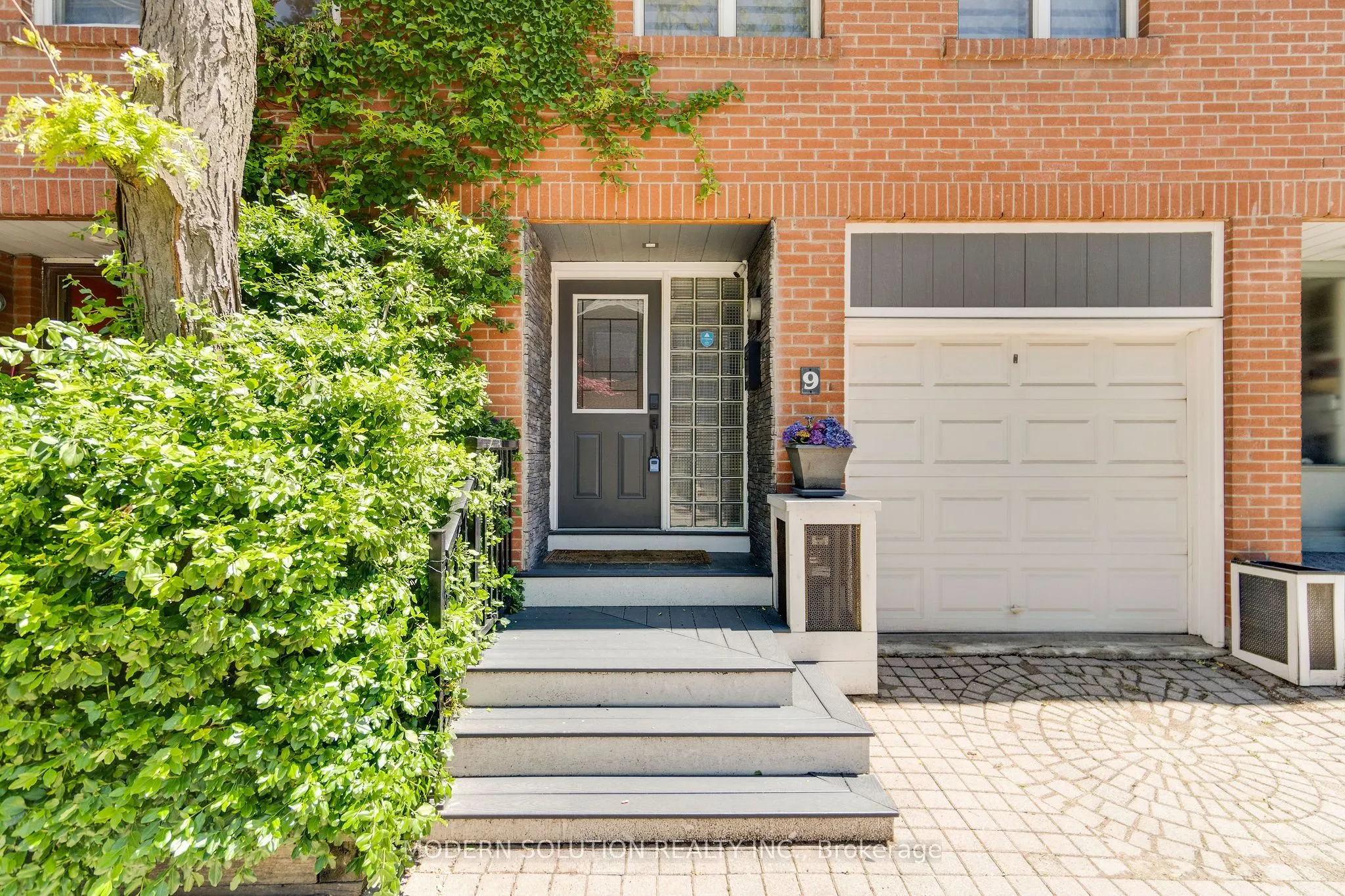 9 Douville Court
