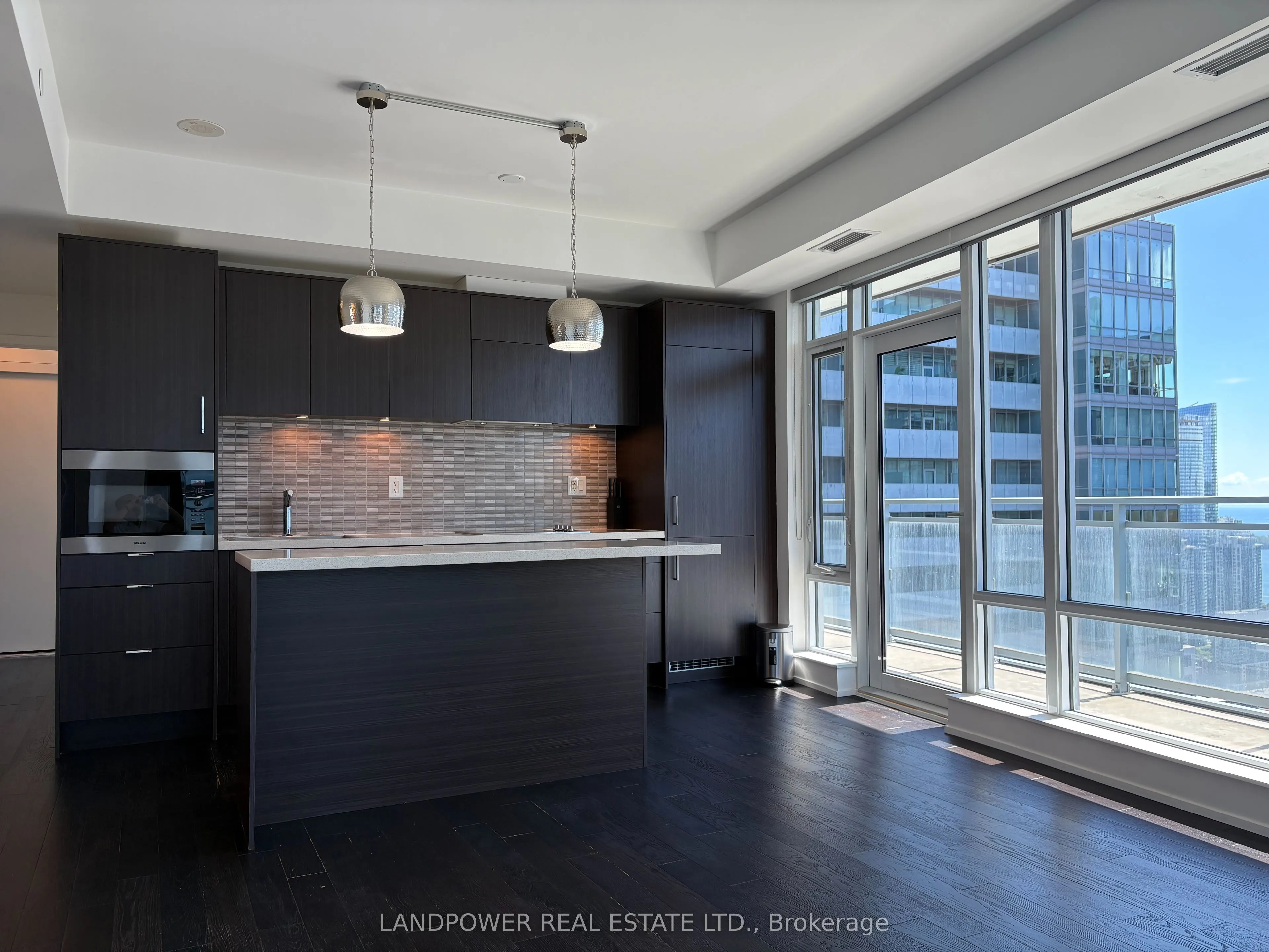 21 Widmer Street, #4011