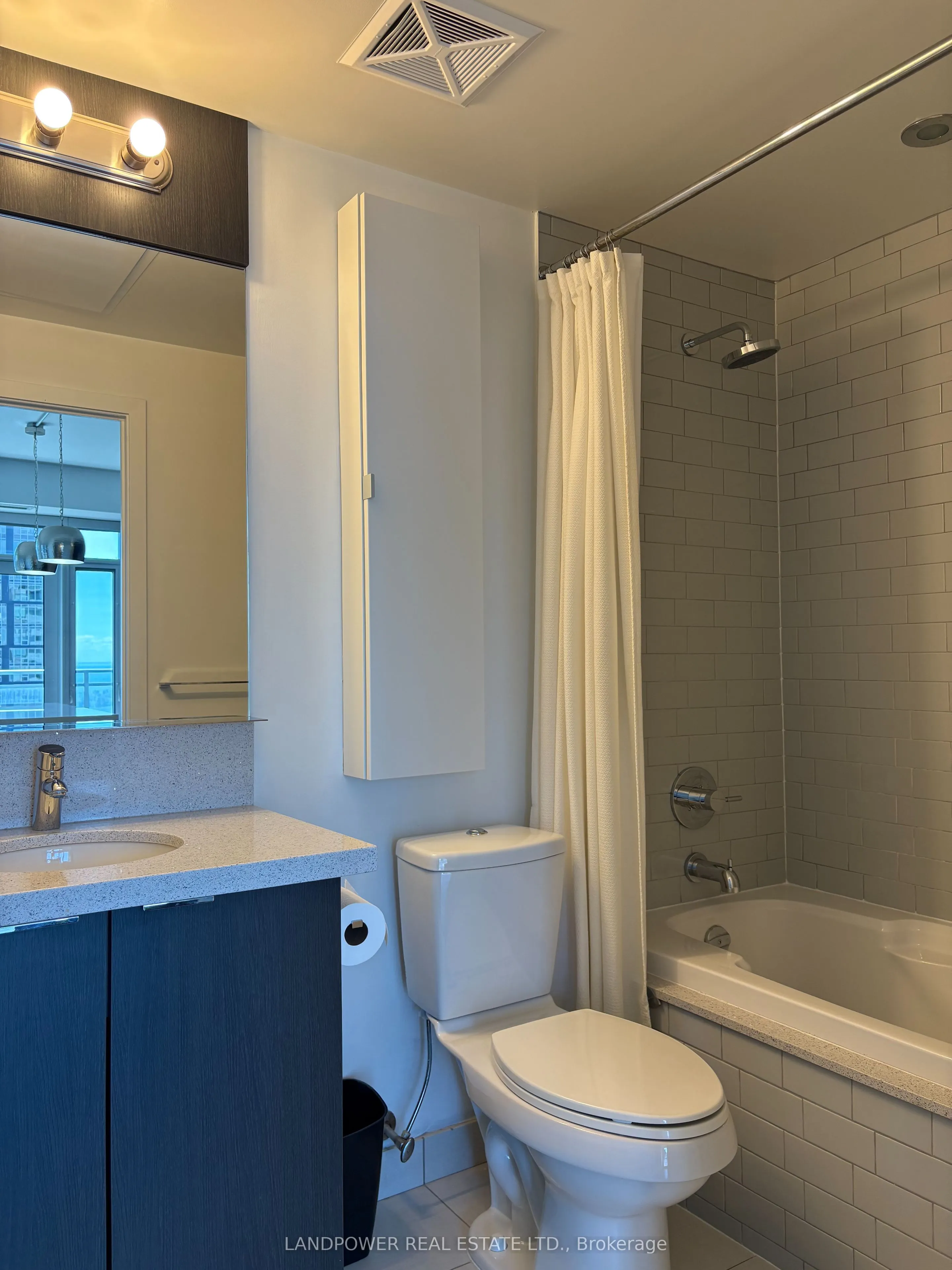 21 Widmer Street, #4011