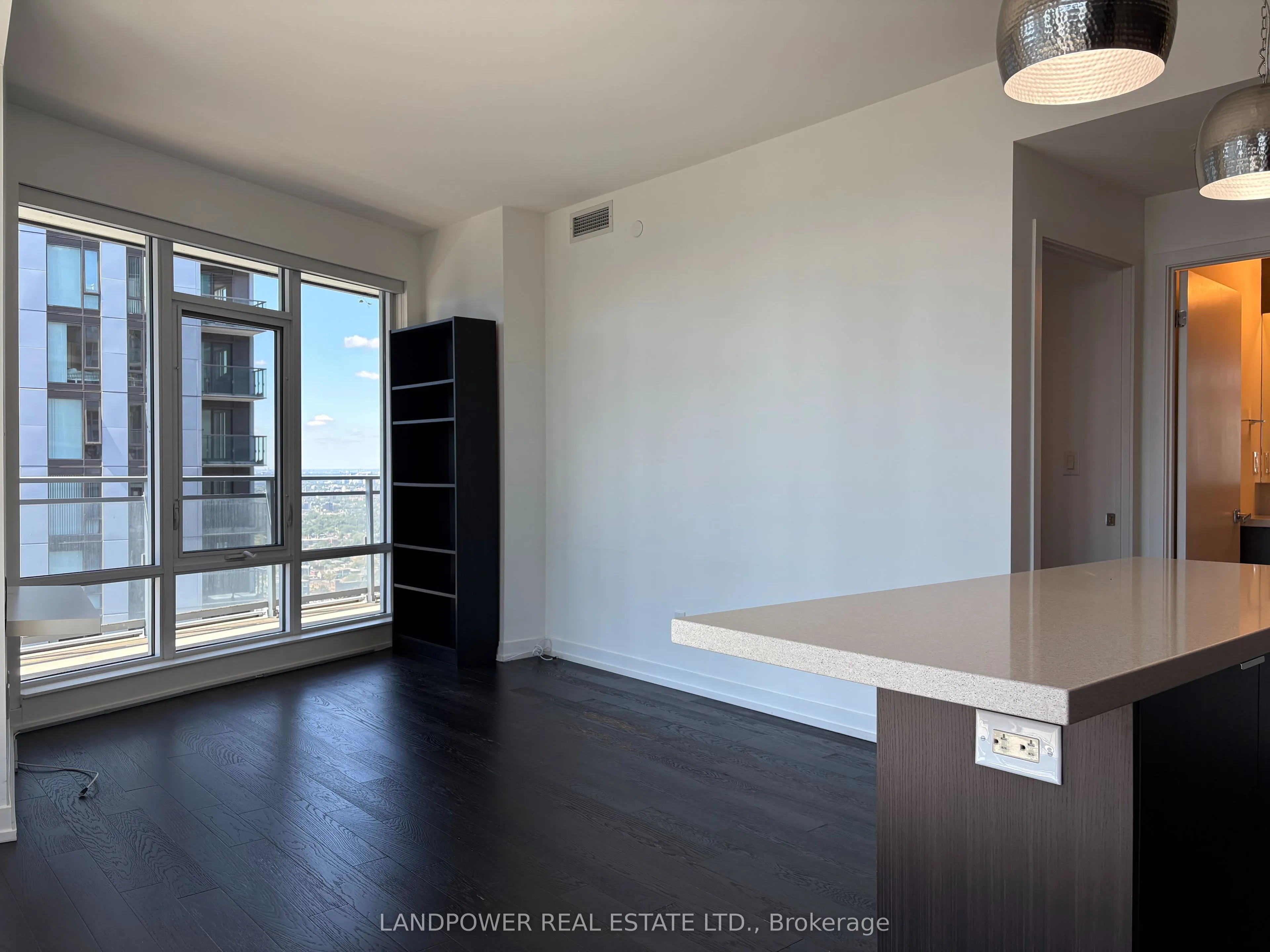 21 Widmer Street, #4011