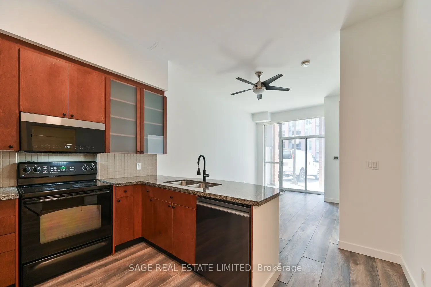 1005 King Street W, #103