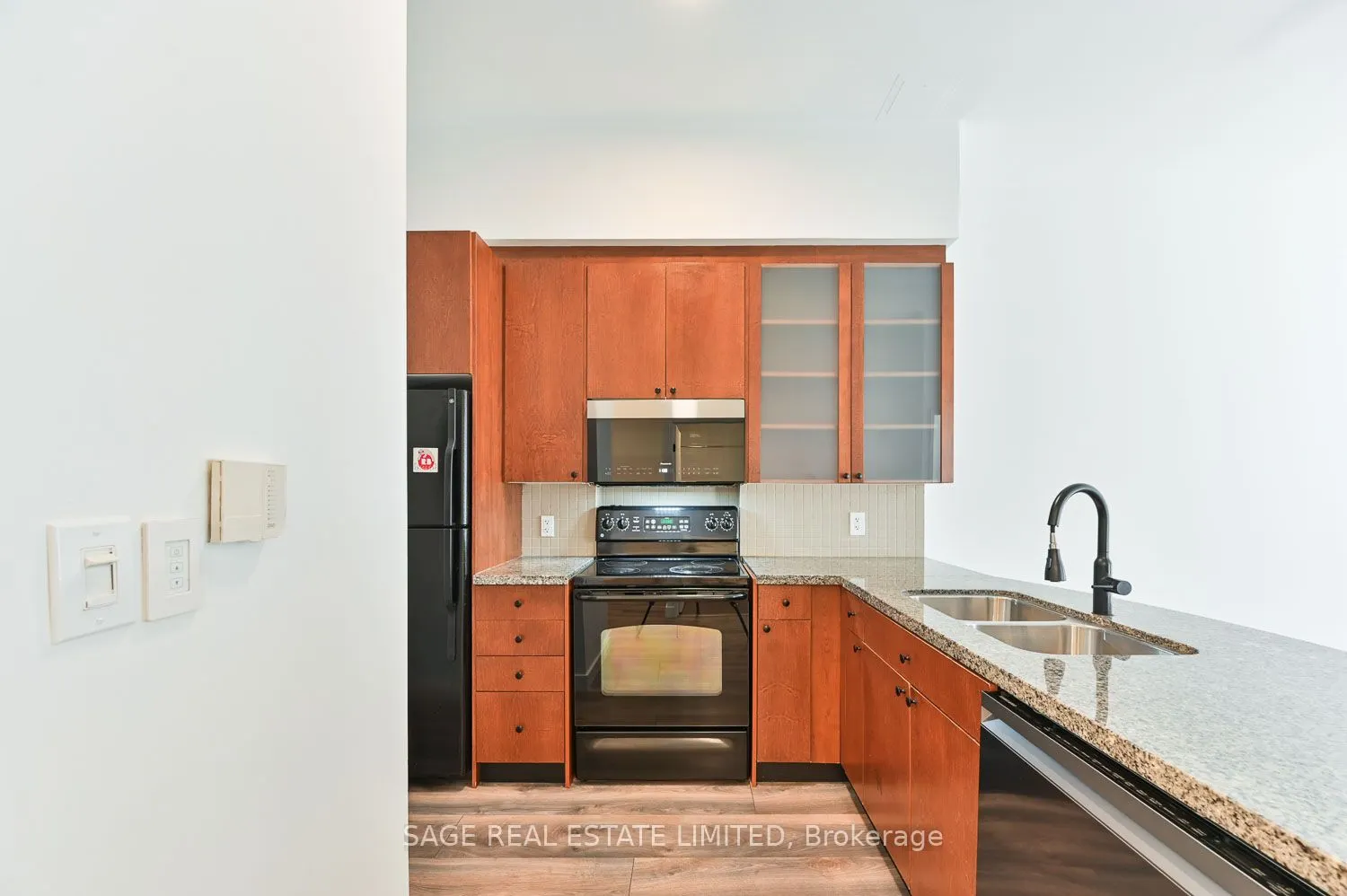 1005 King Street W, #103