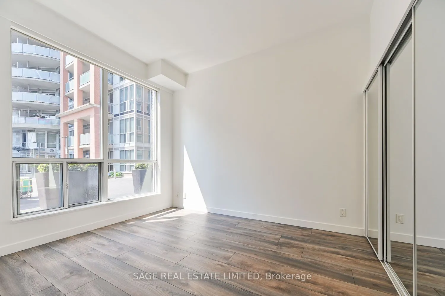 1005 King Street W, #103