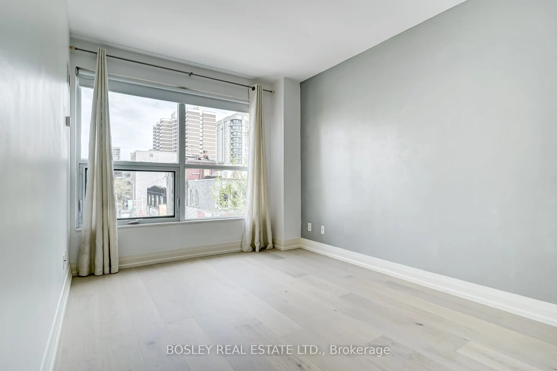 1430 Yonge Street, #205