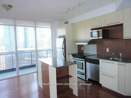 25 Carlton Street, #2504