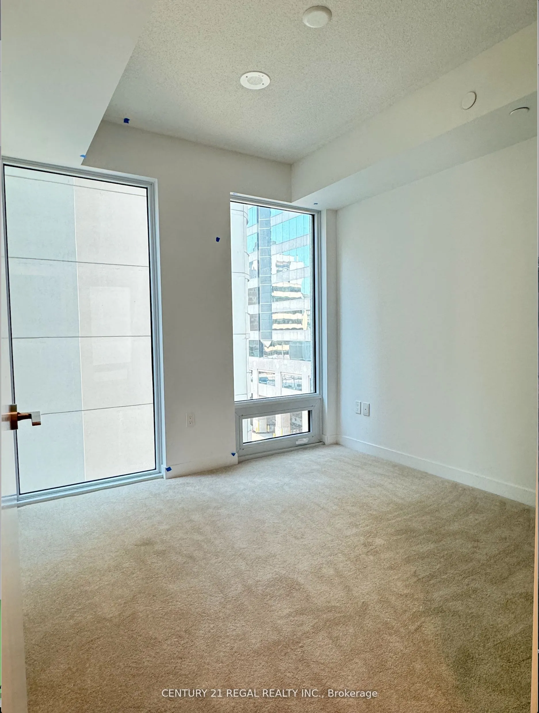 238 Simcoe Street, #402