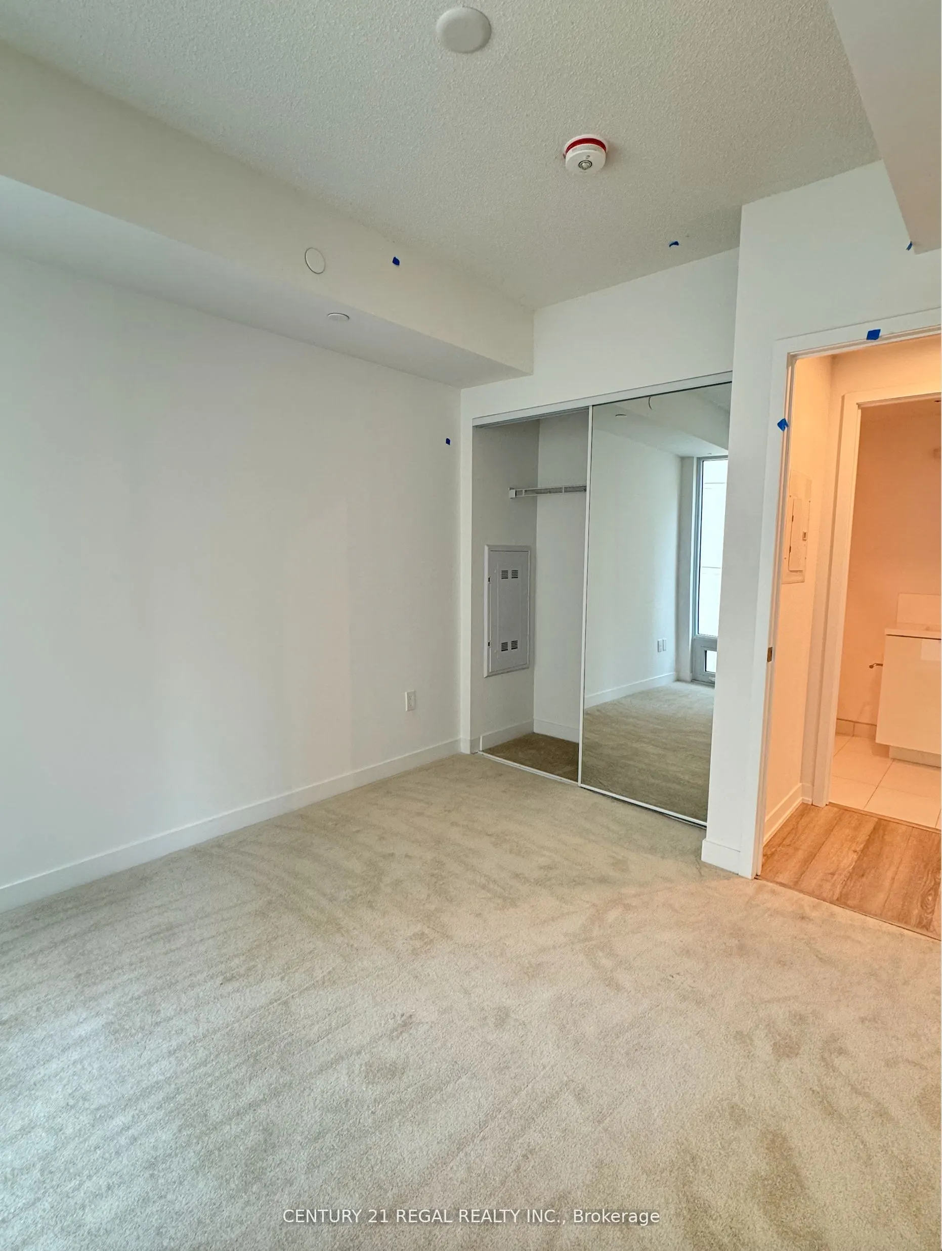 238 Simcoe Street, #402