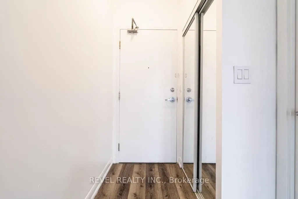 15 Bruyeres Mews, #1206