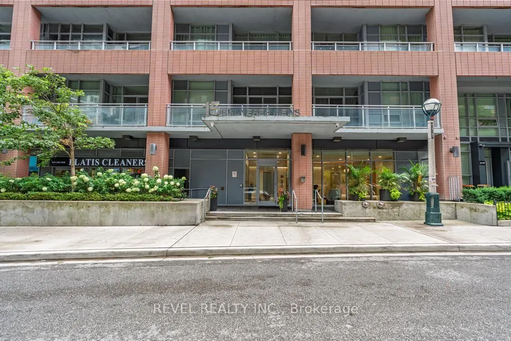15 Bruyeres Mews, #1206