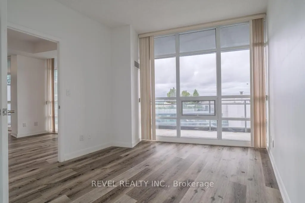 15 Bruyeres Mews, #1206