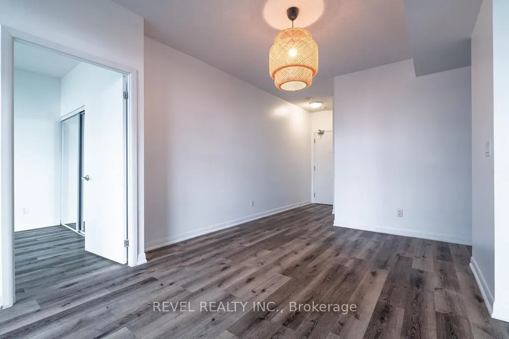 15 Bruyeres Mews, #1206