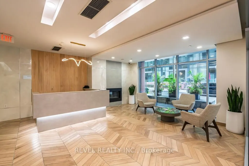 15 Bruyeres Mews, #1206
