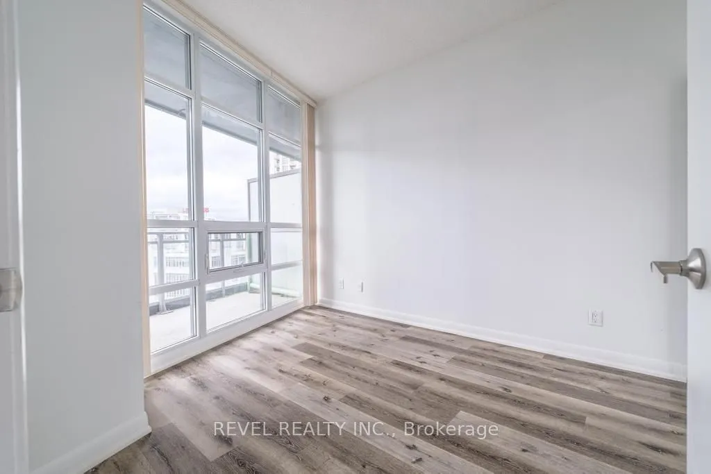 15 Bruyeres Mews, #1206