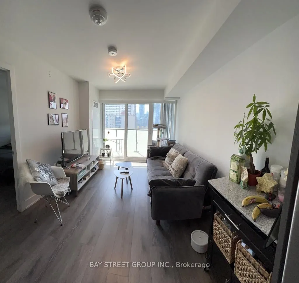 575 Bloor Street, #1009