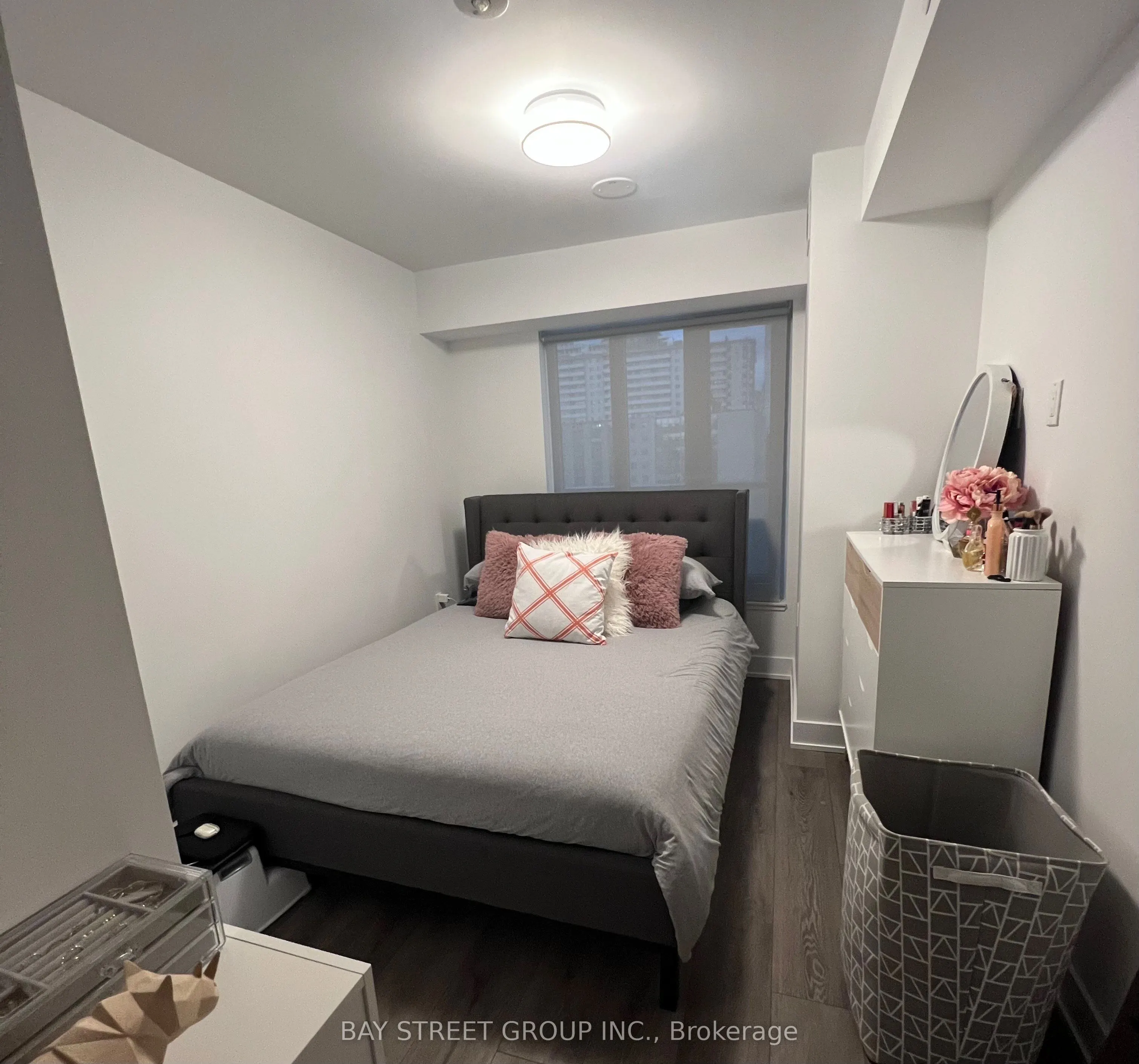 575 Bloor Street, #1009