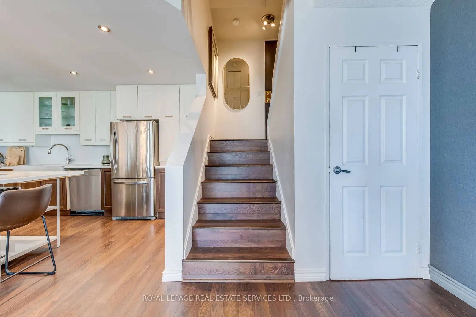33 Harbour Square, #1032