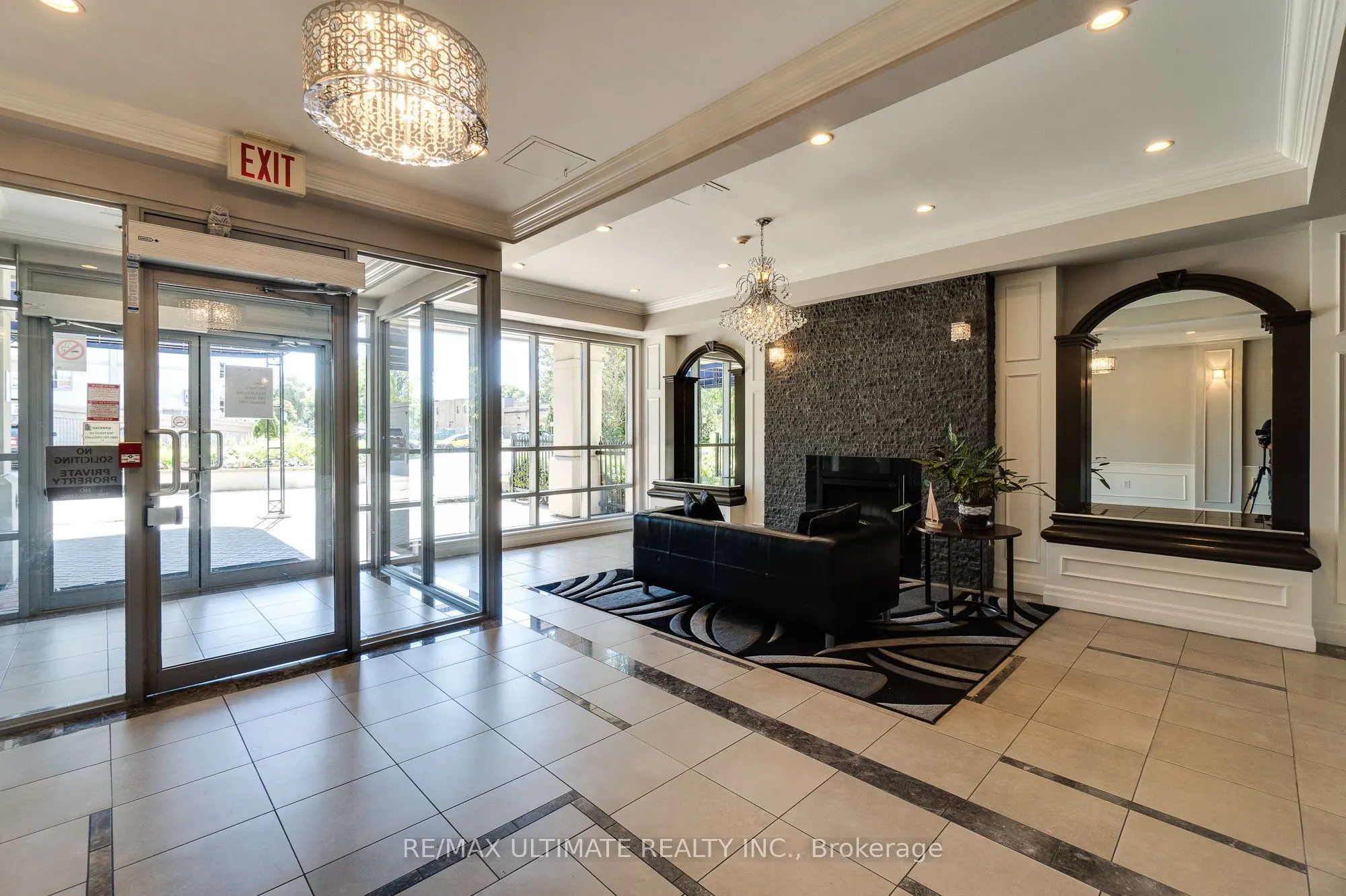 777 STEELES Avenue, #LPH9