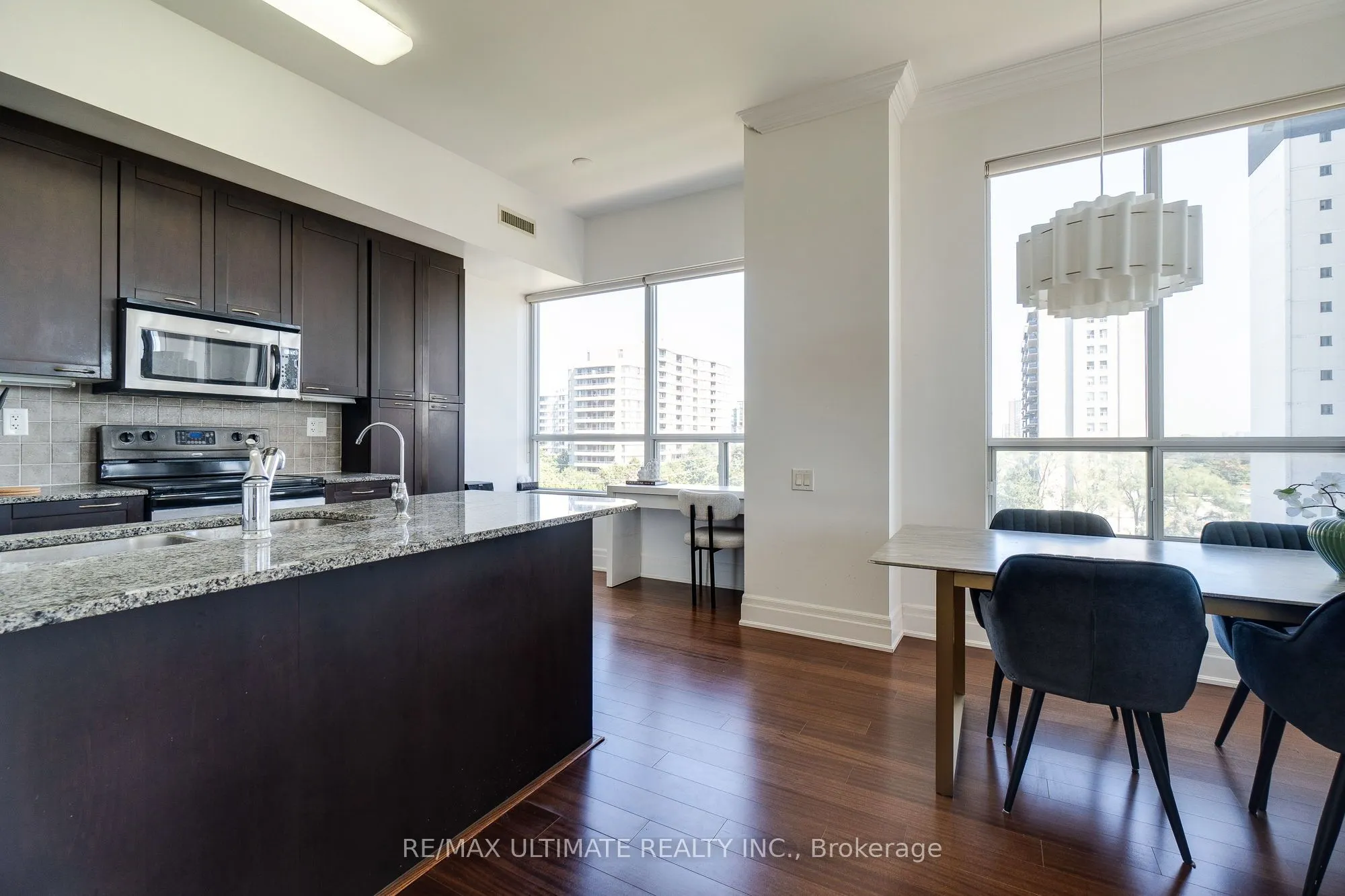 777 STEELES Avenue, #LPH9