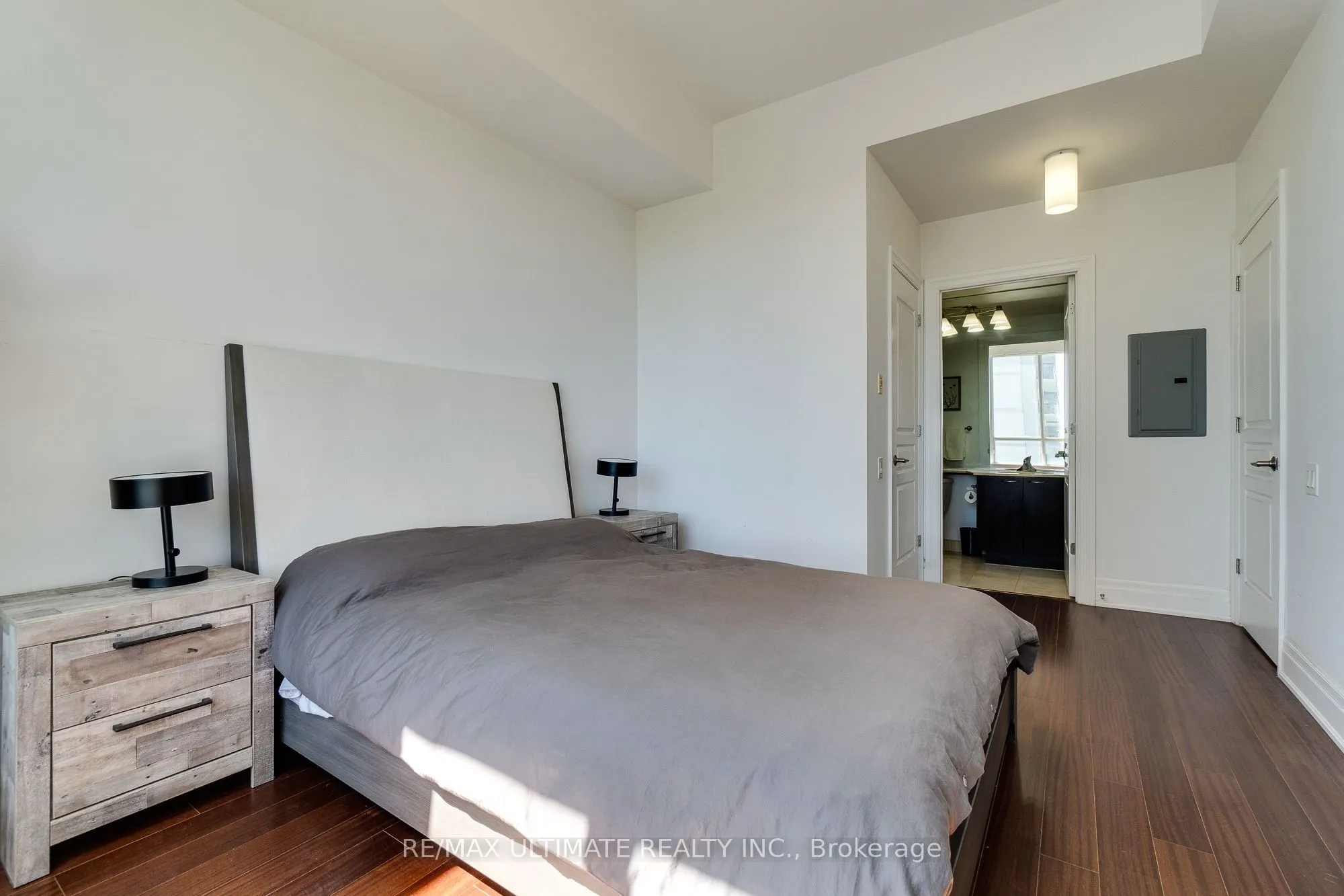 777 STEELES Avenue, #LPH9