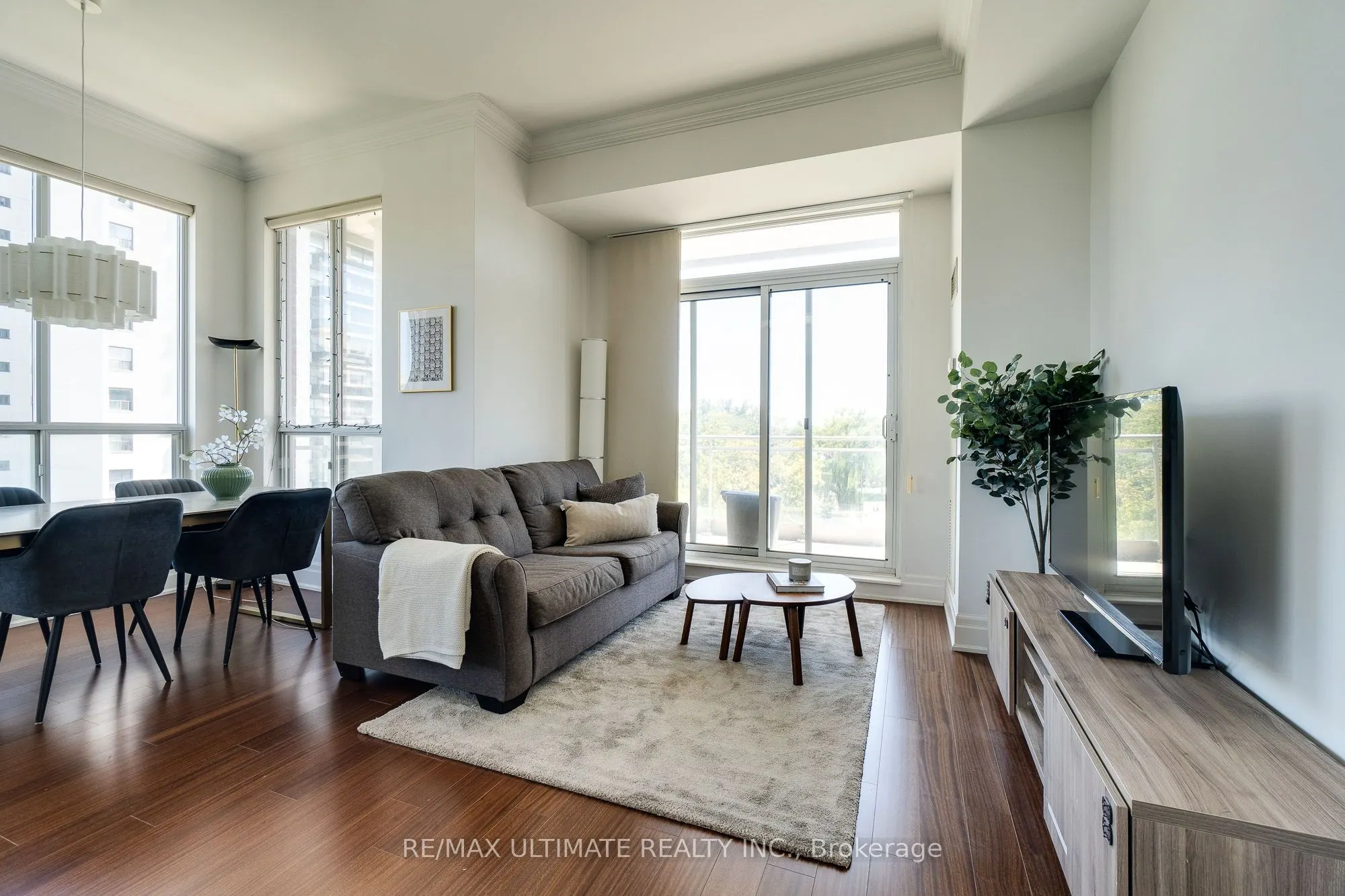 777 STEELES Avenue, #LPH9
