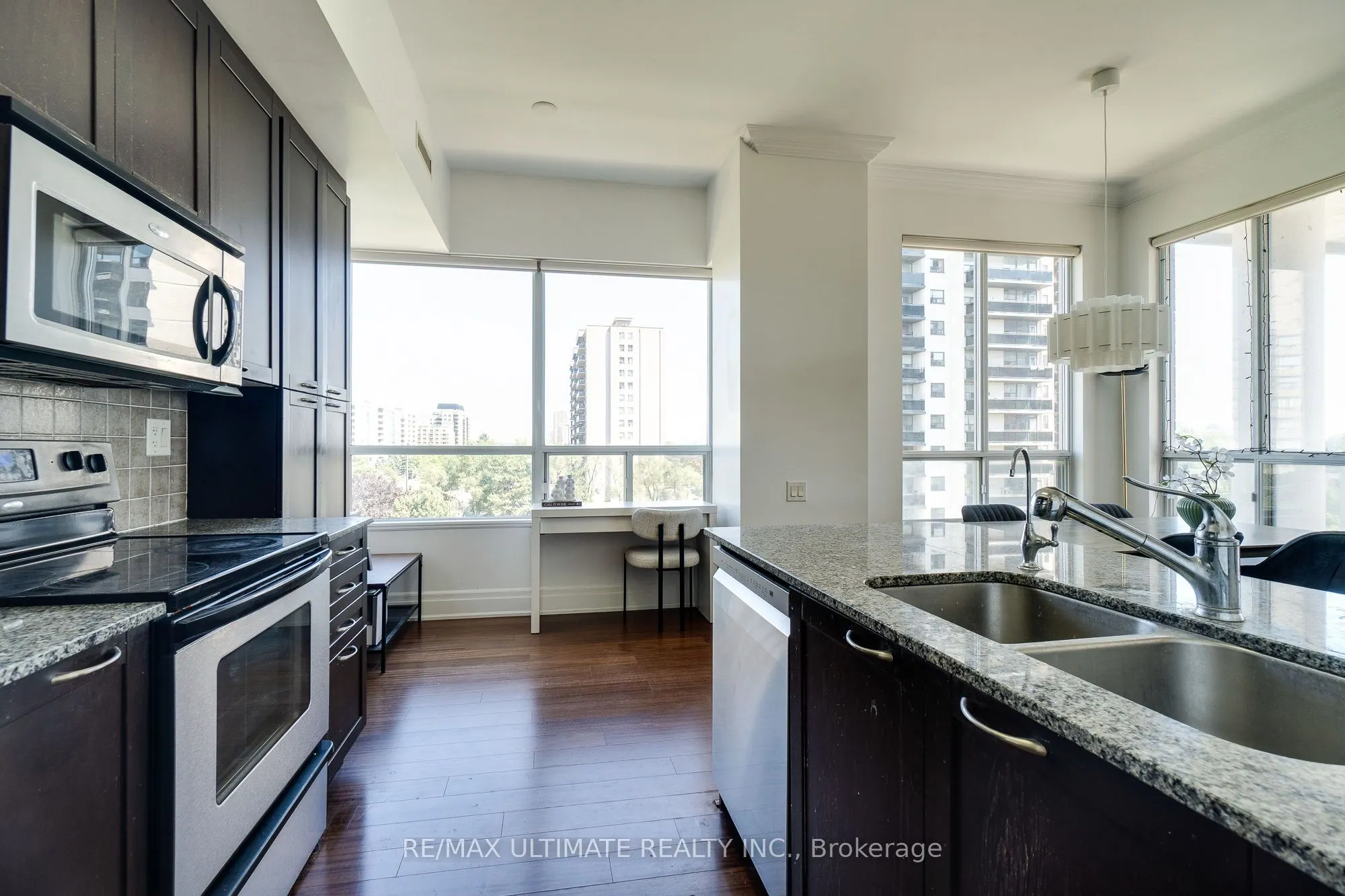 777 STEELES Avenue, #LPH9