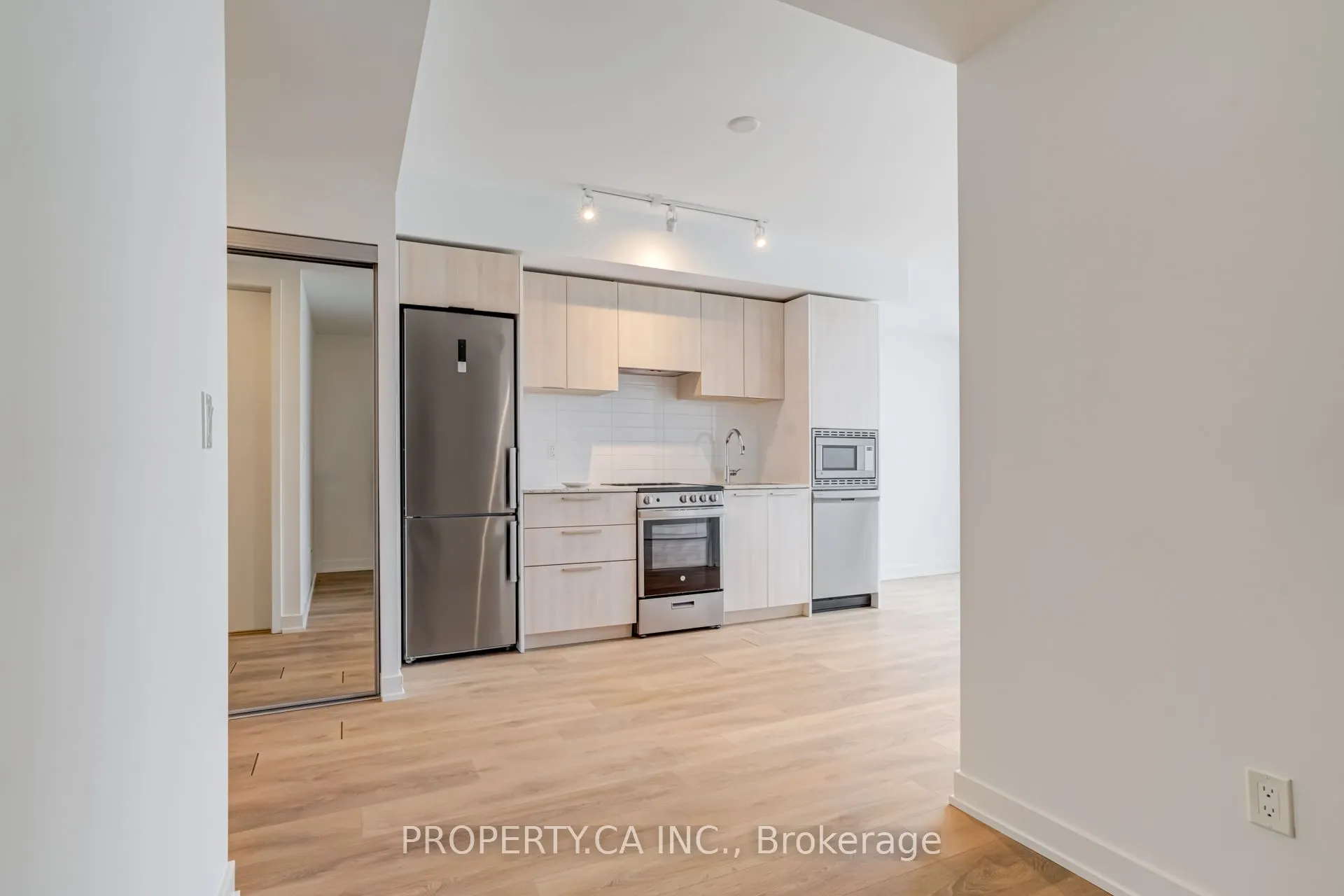 501 Yonge Street, #3103