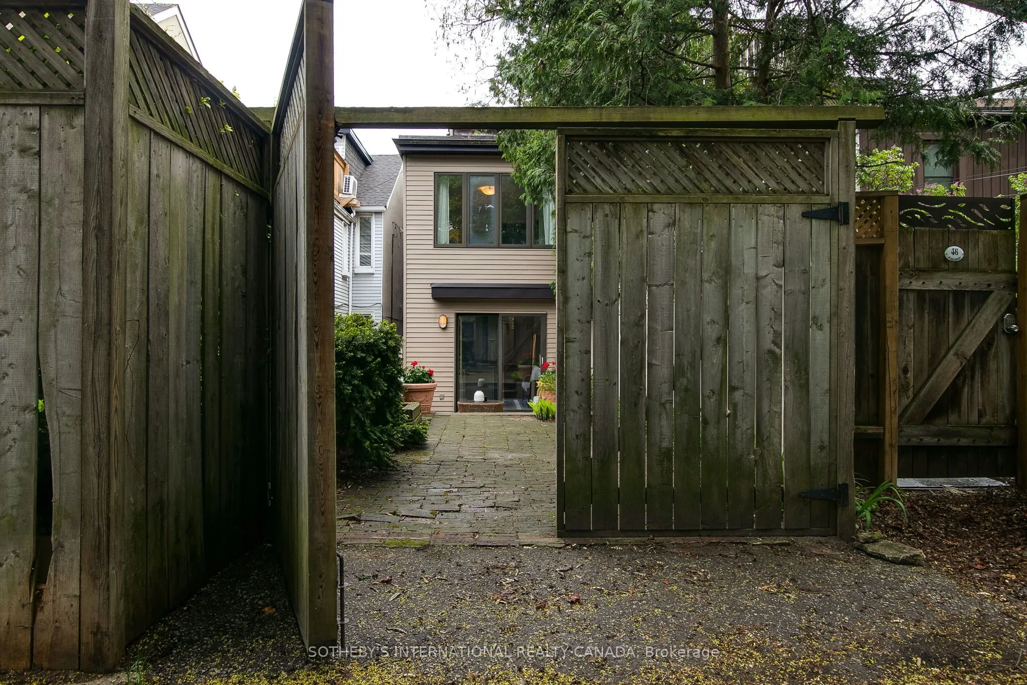 48 Salisbury Avenue