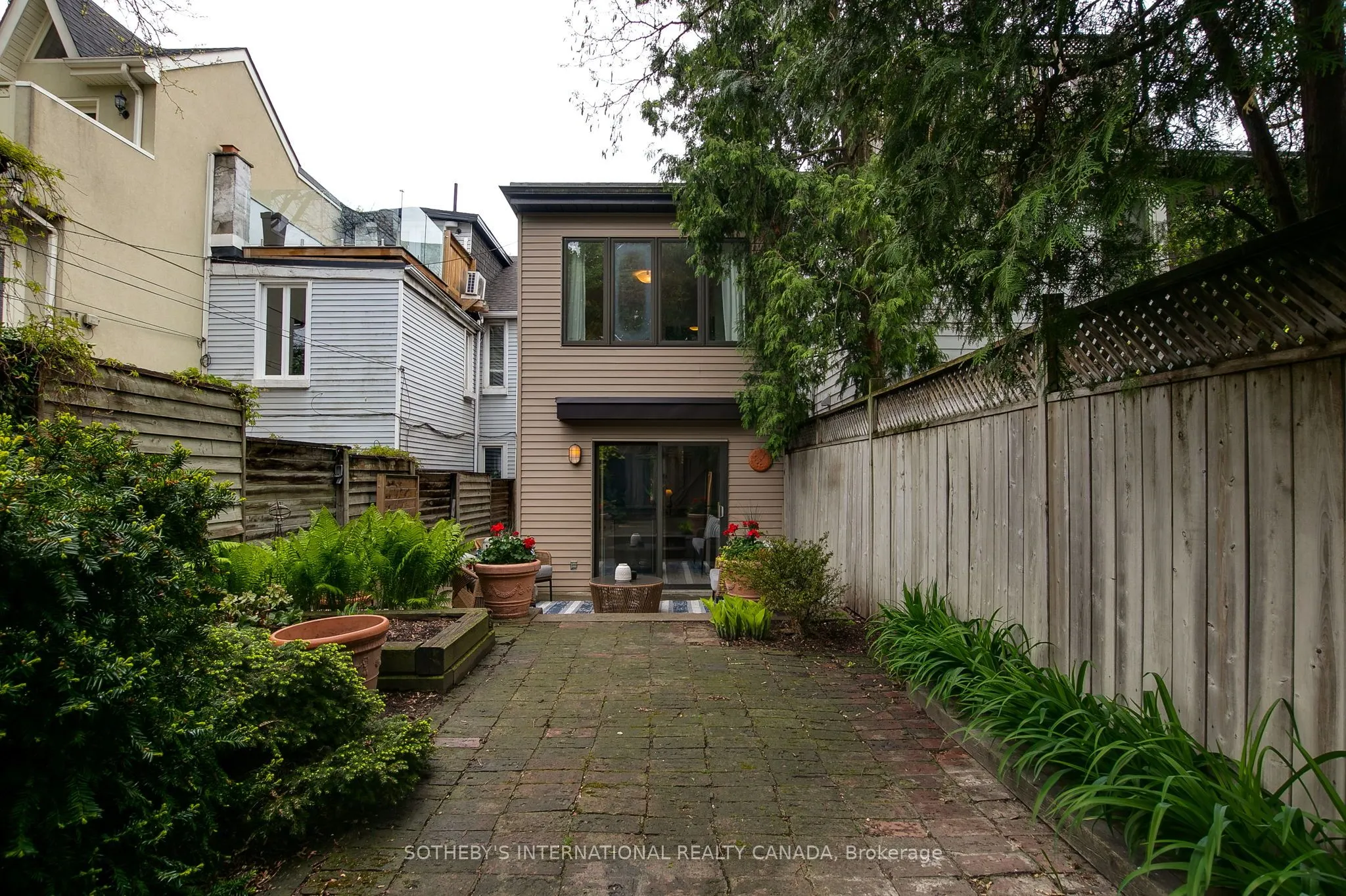 48 Salisbury Avenue