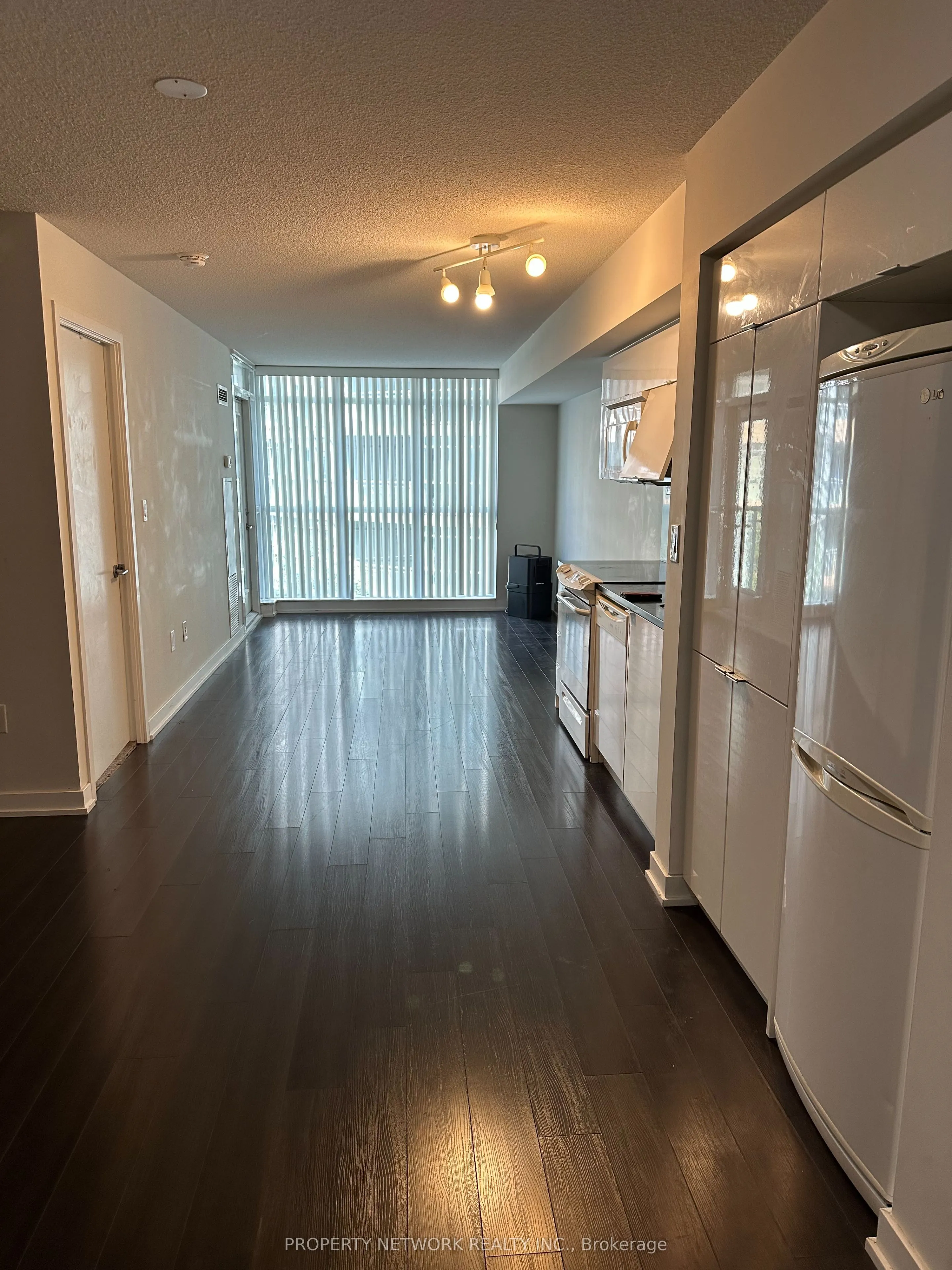 151 Dan Leckie Way, #548