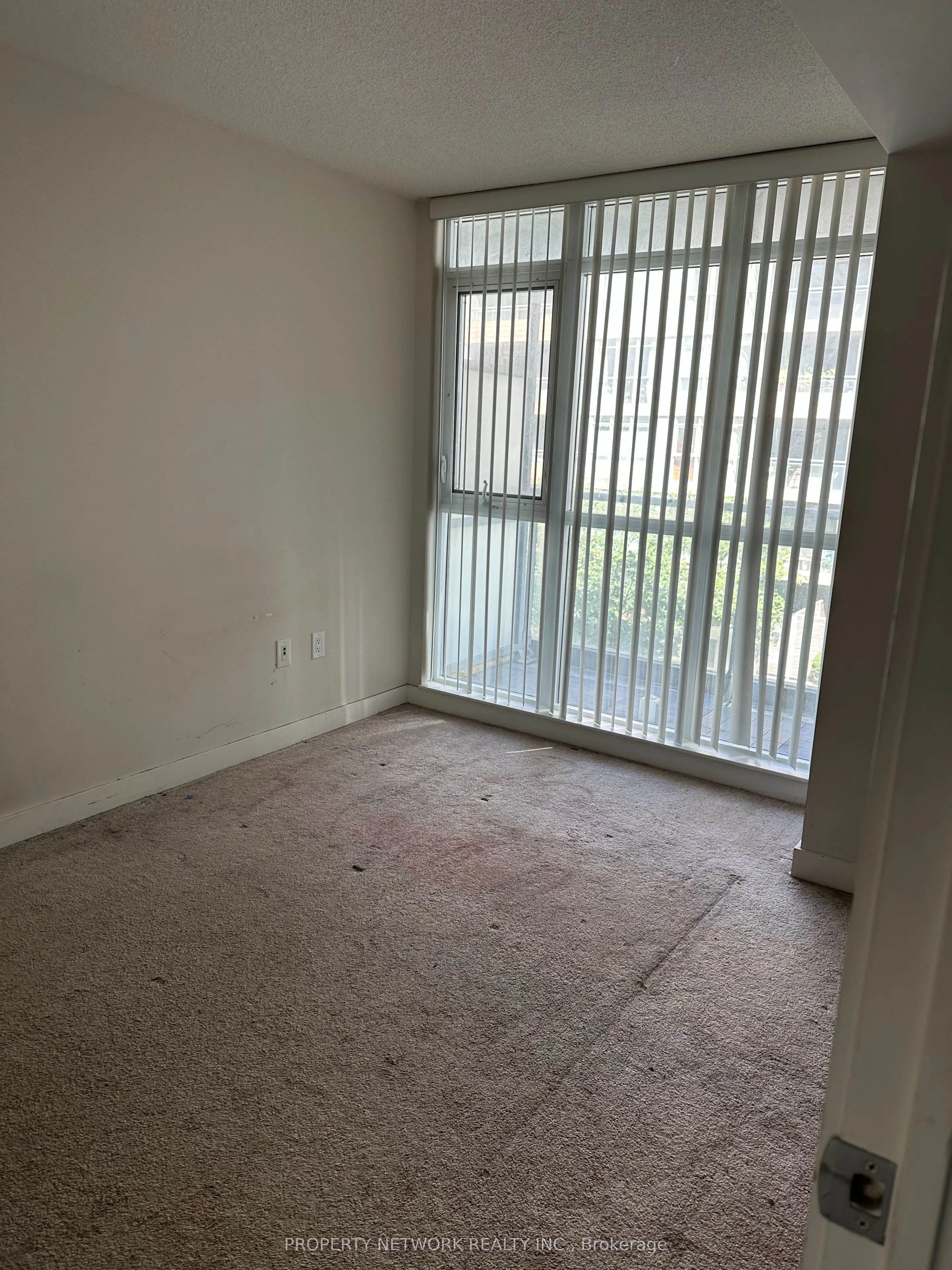 151 Dan Leckie Way, #548